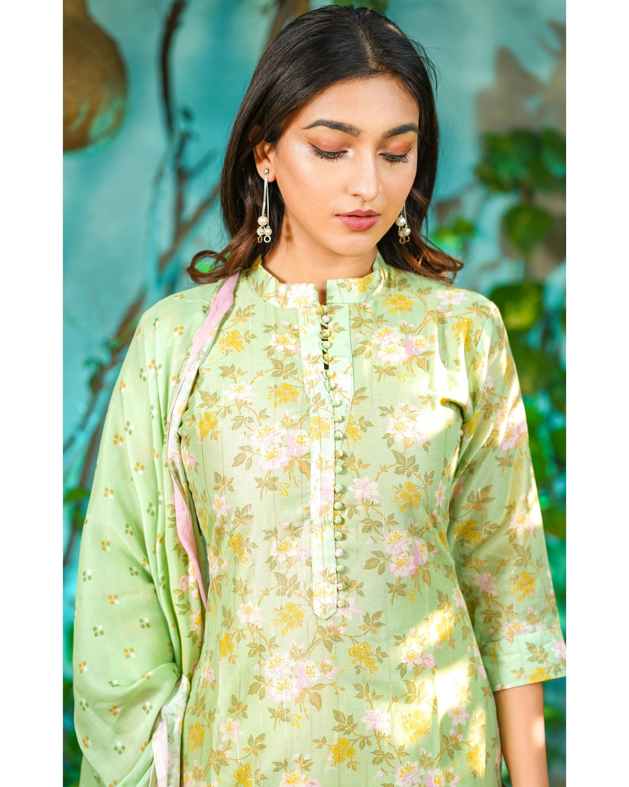 Light Green Floral Printed Mandarin Kurta With Pants And Dupatta Set