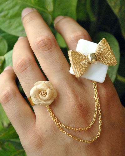 8 Trendy Two-Finger Rings For Classy Look This Wedding Season