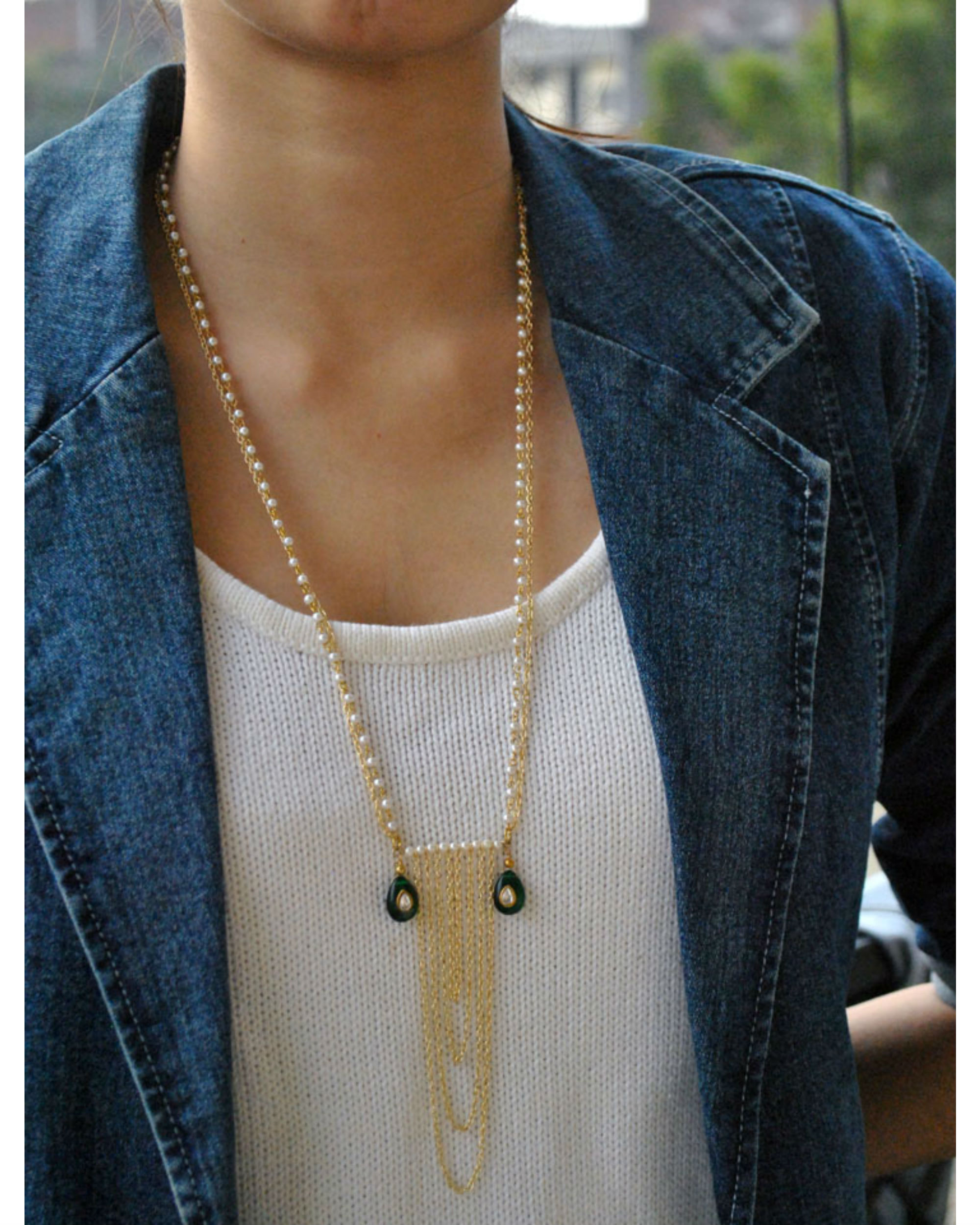 Pearl loop necklace