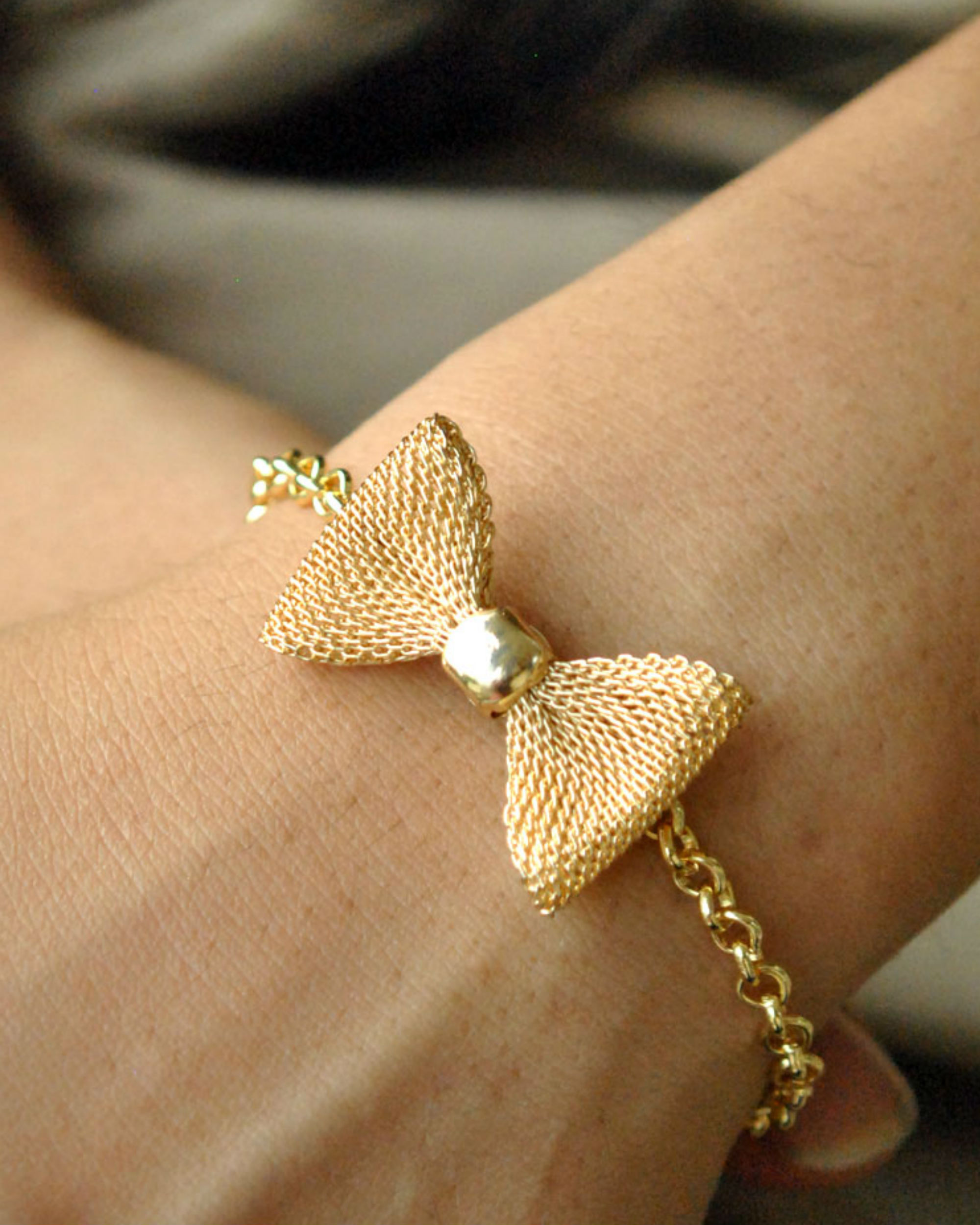 Knotty bow bracelet