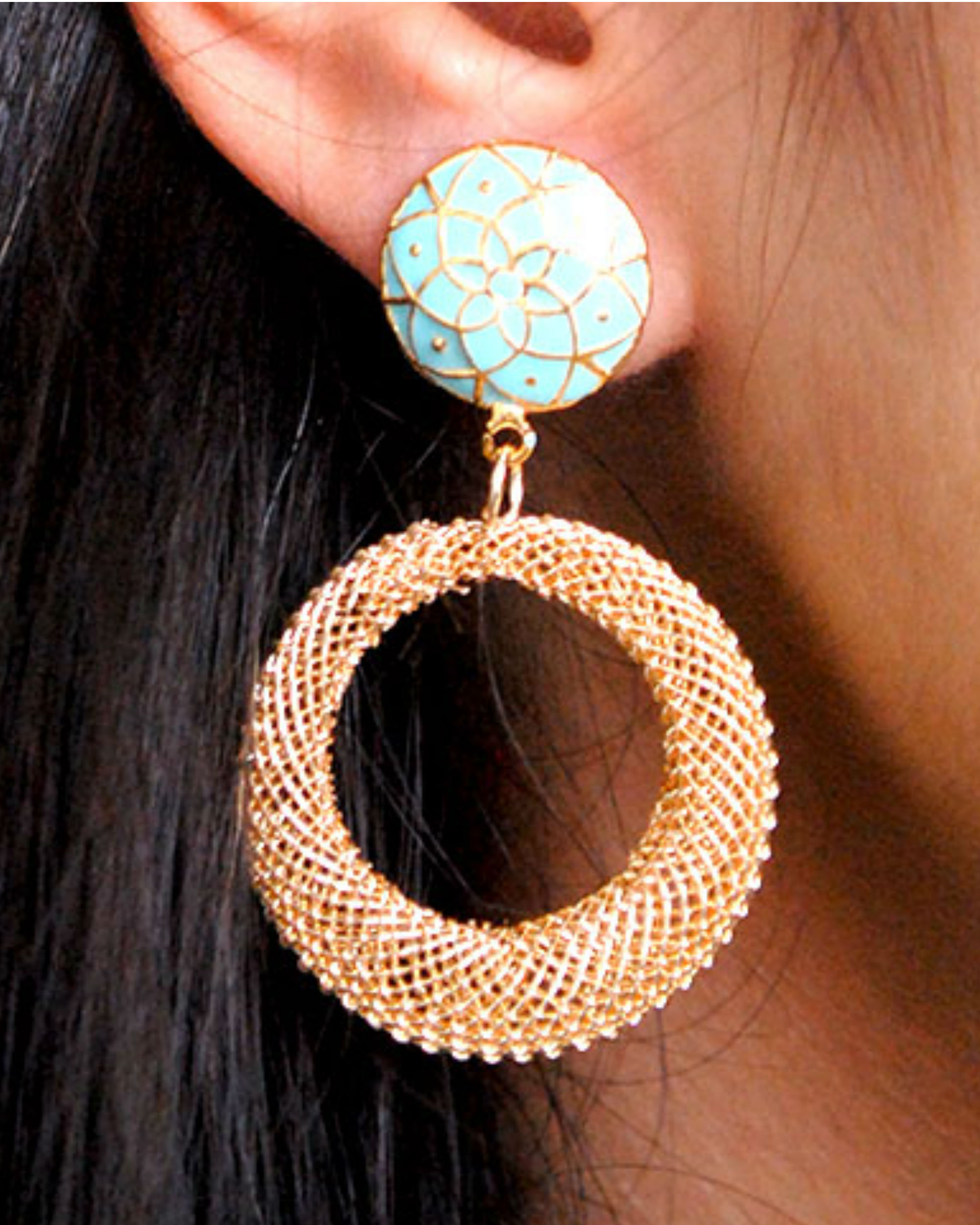 Turquoise round mesh earrings