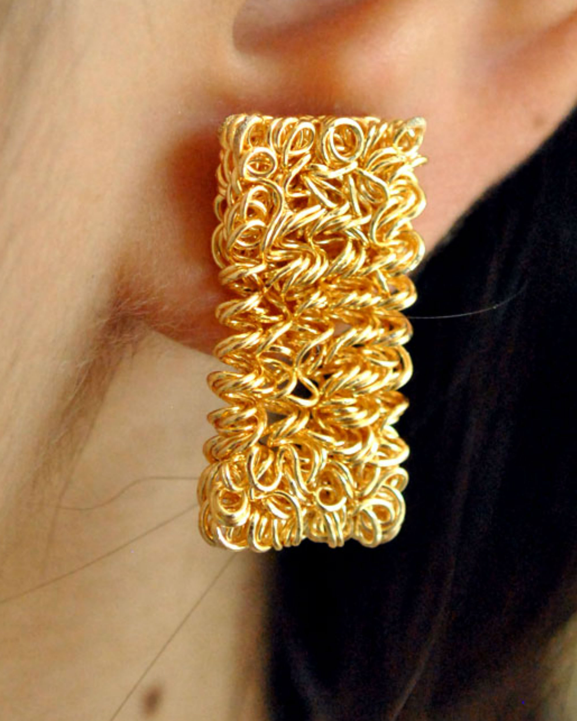Golden rectangular mesh earrings