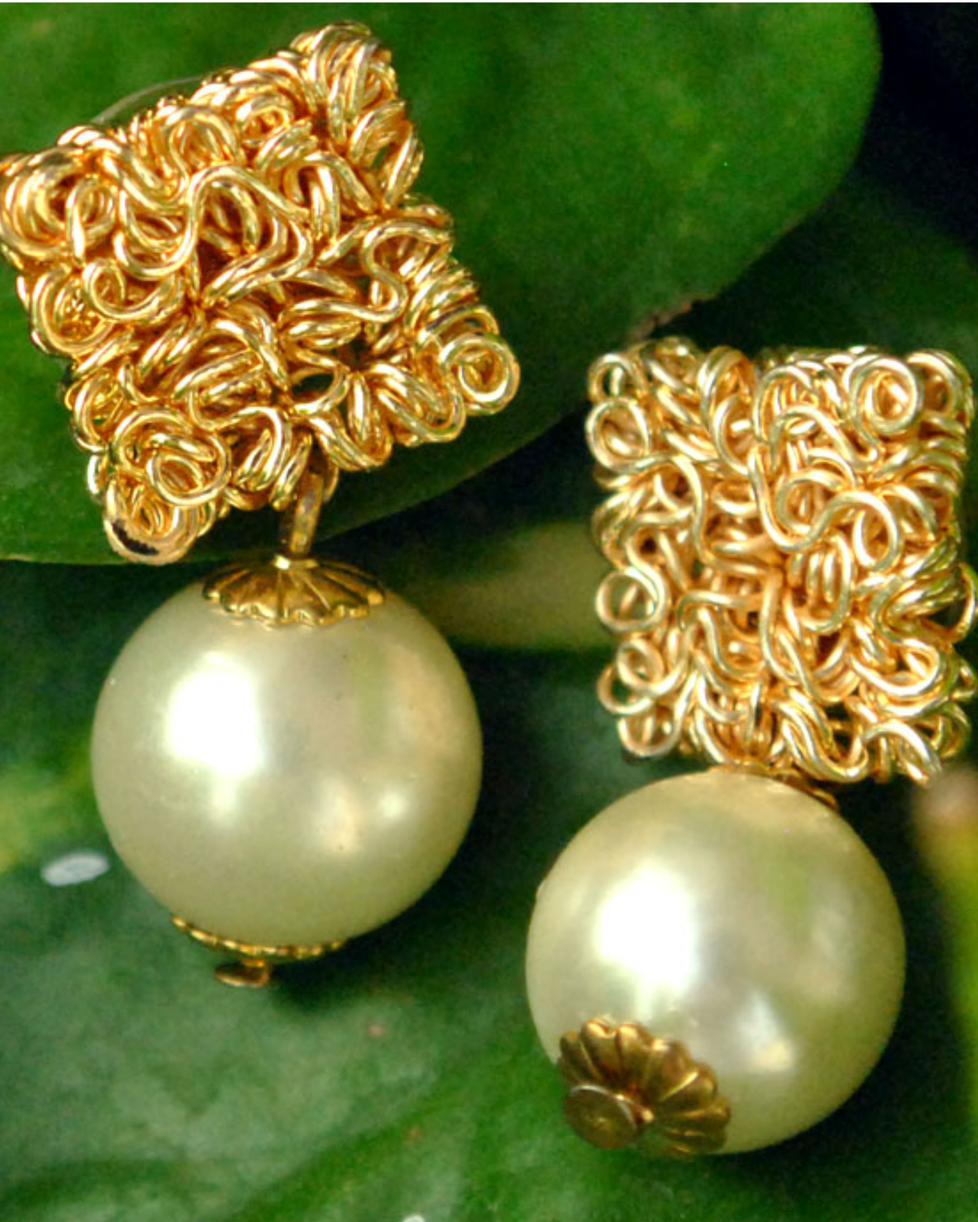 Golden mesh earrings