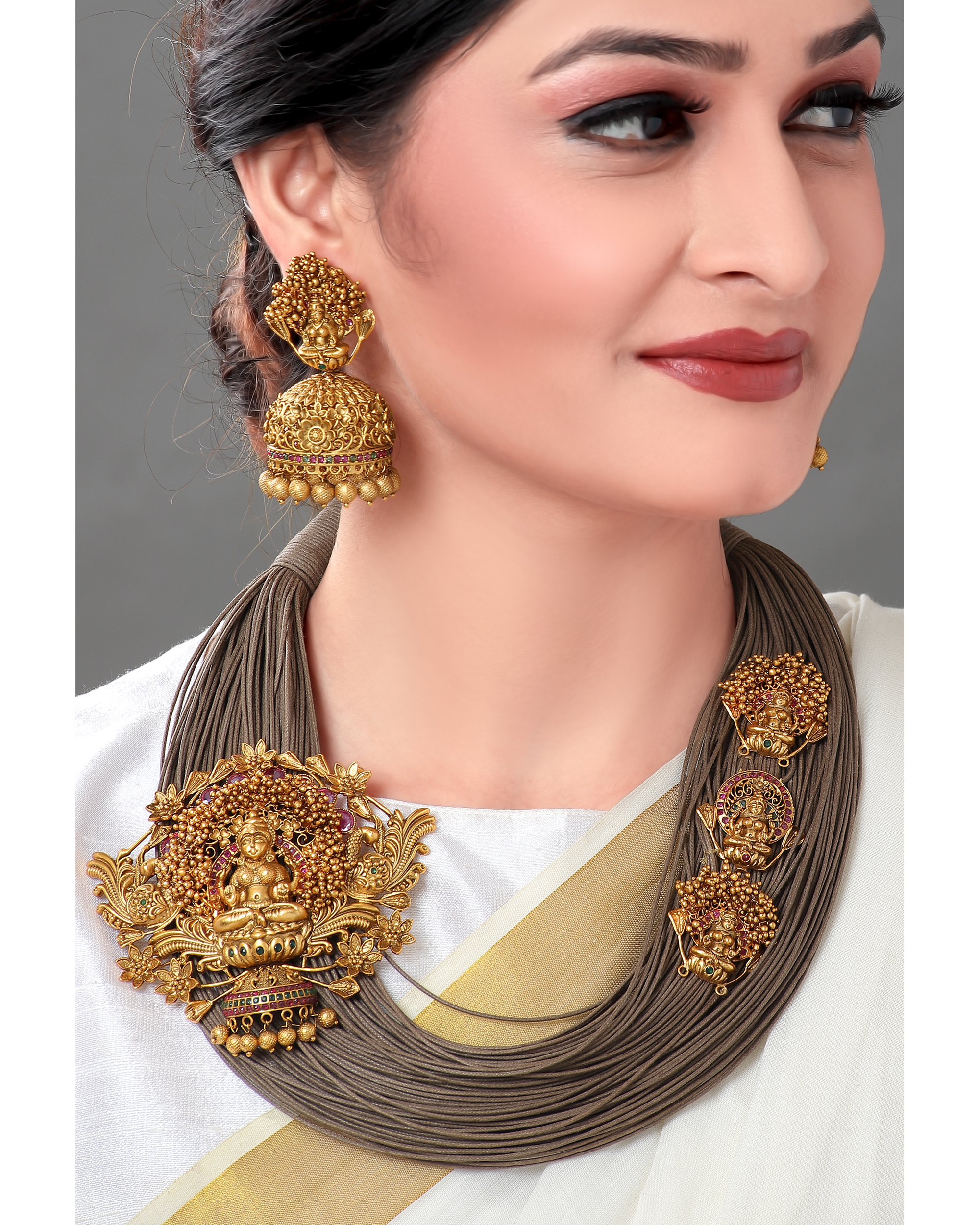 Resham hot sale thread necklace