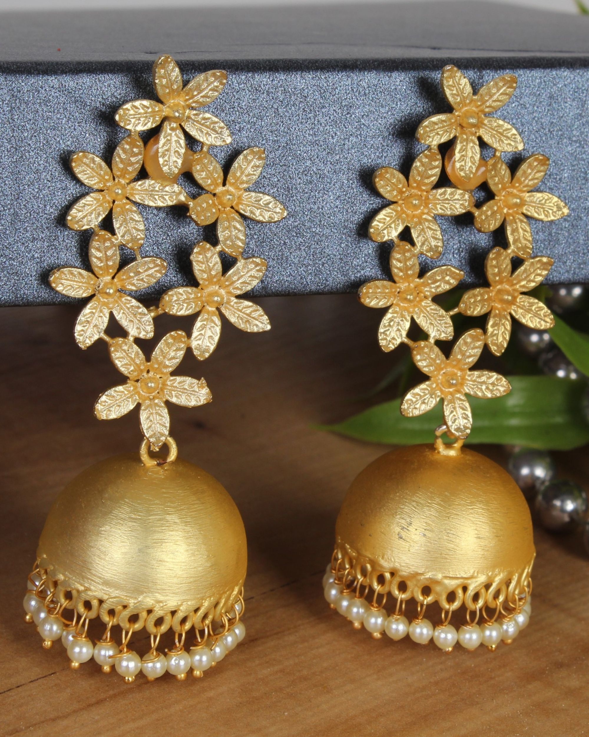 Gold dandi jhumki on sale designs