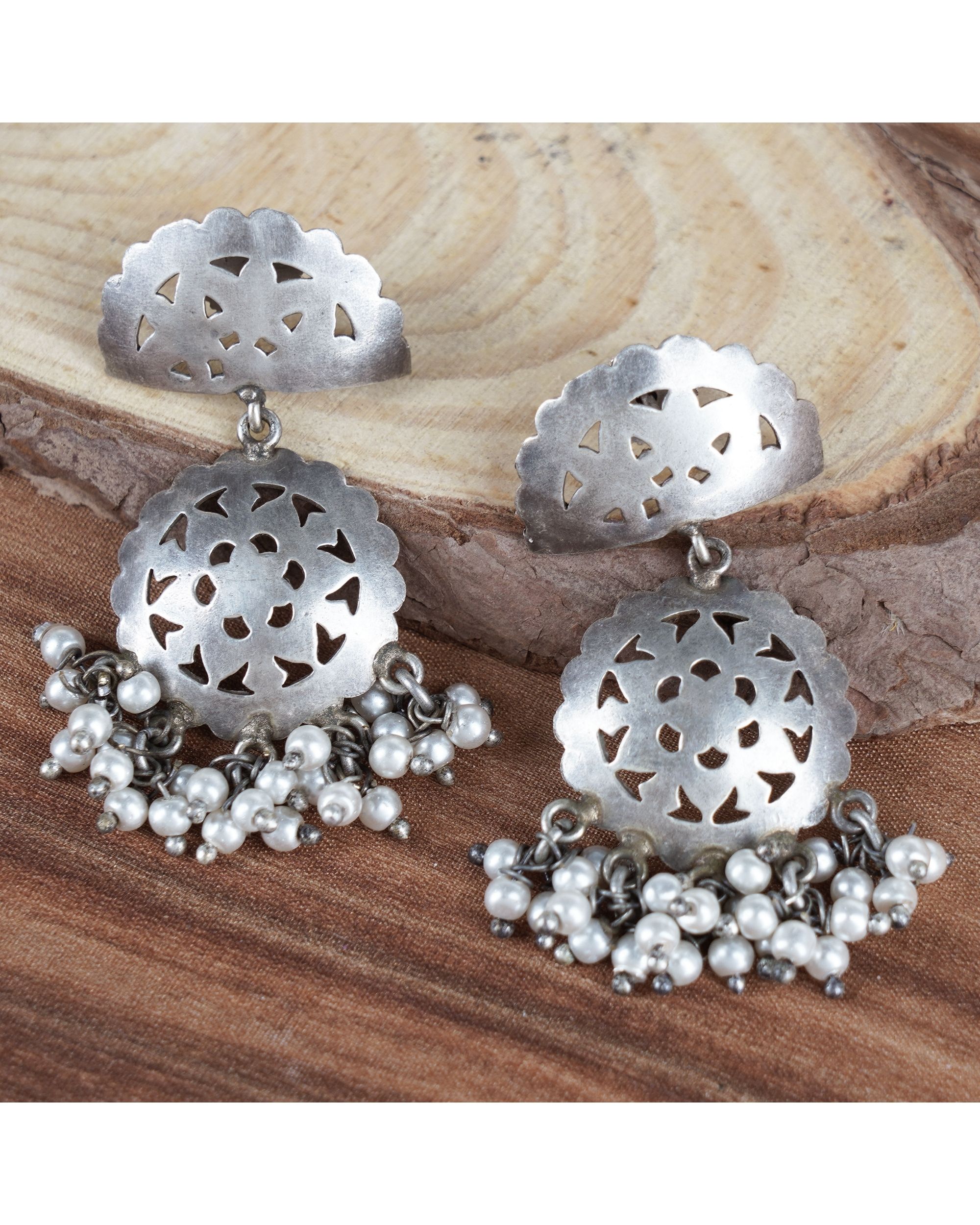 Round shaped beaded earrings