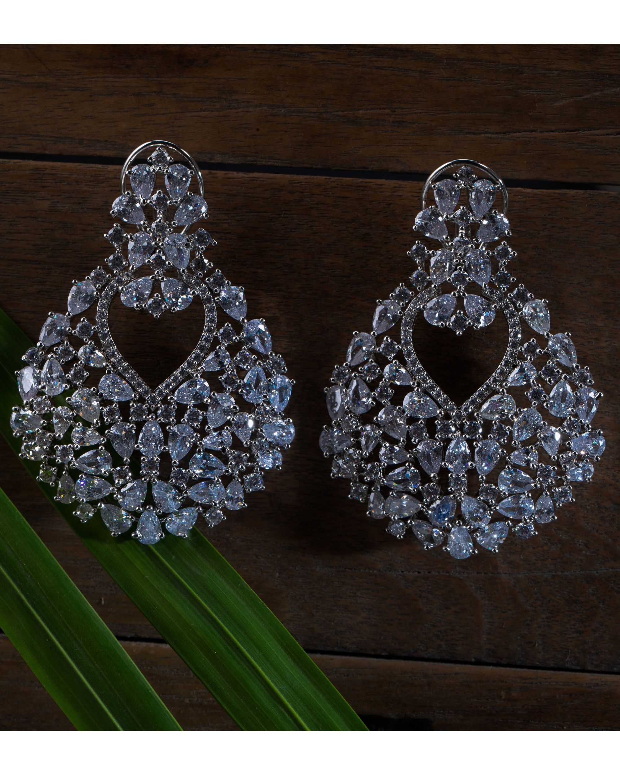 15 Ways to Style Chandelier Earrings for your Wedding  Hey Happiness