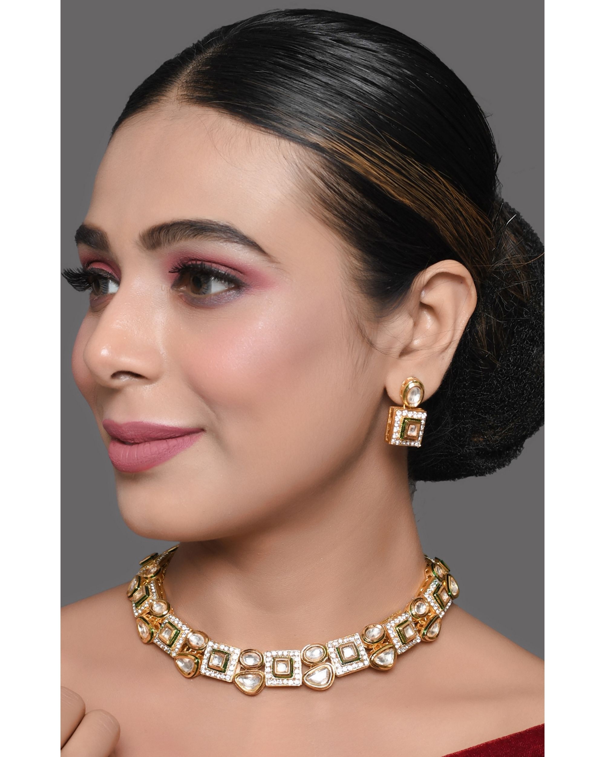 Hand crafted kundan neckpiece with earrings - set of two