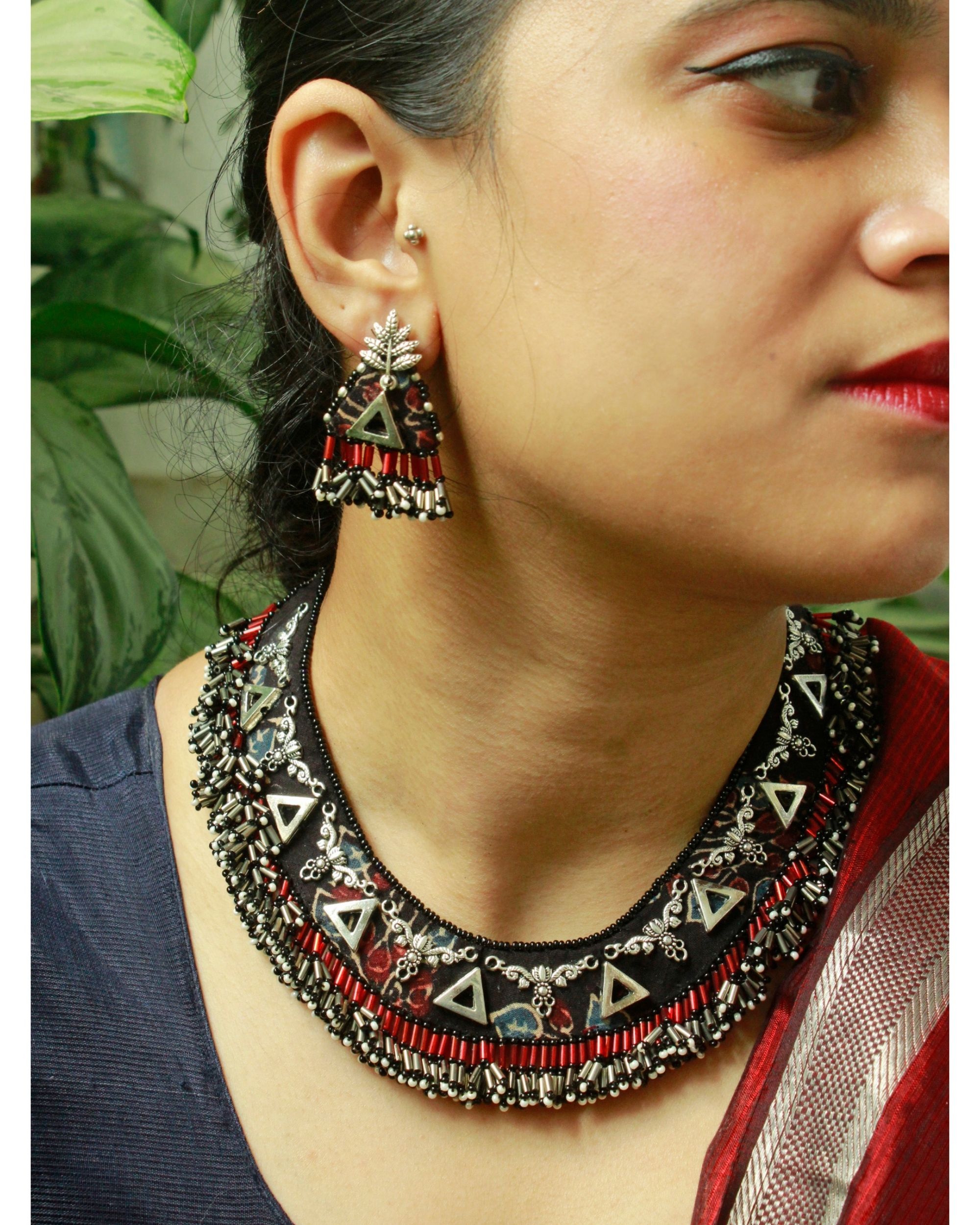 Dress Red Beaded Choker Buy Aayushi In Drop Stone Multi Bead