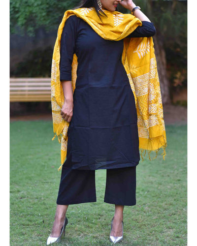 Black Punjabi Suit Design 2020|Black Kurti With Combination Dupatta|Black  Patiala Suit Design - YouTube