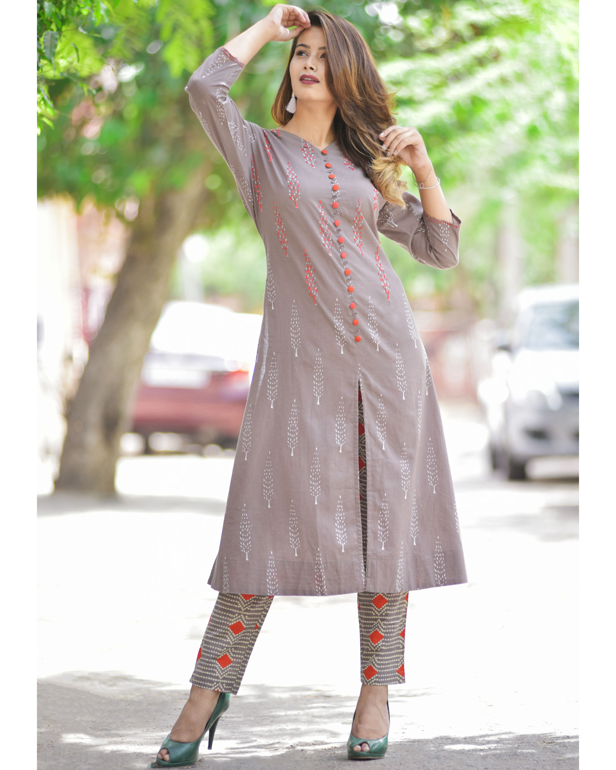 Grey front slit kurta with pants by Suramya | The Secret Label