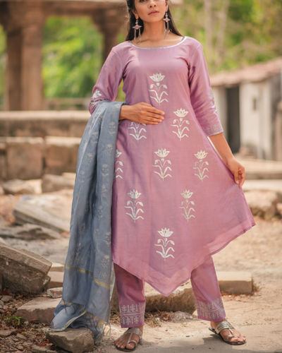 Lavender Floral Printed Kurta Set With Dupatta By Purple Panchi The 4117