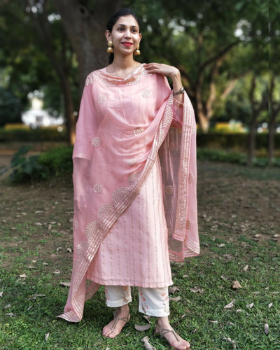 Peach zari embroidered kurta set by The Lotus Collective | The Secret Label