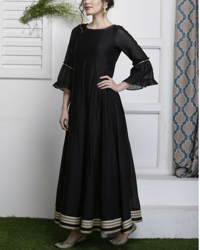 Classy Black Umbrella Abaya w/ golden handworked – Samaira Fashion