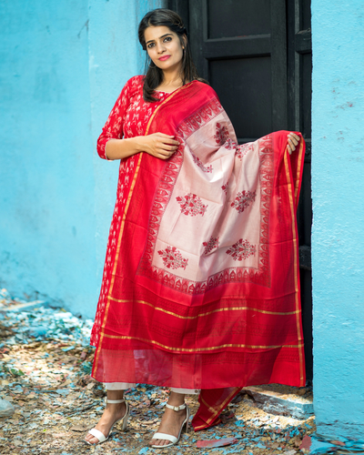 Red ikkat kurta set with dupatta by Desi Doree | The Secret Label