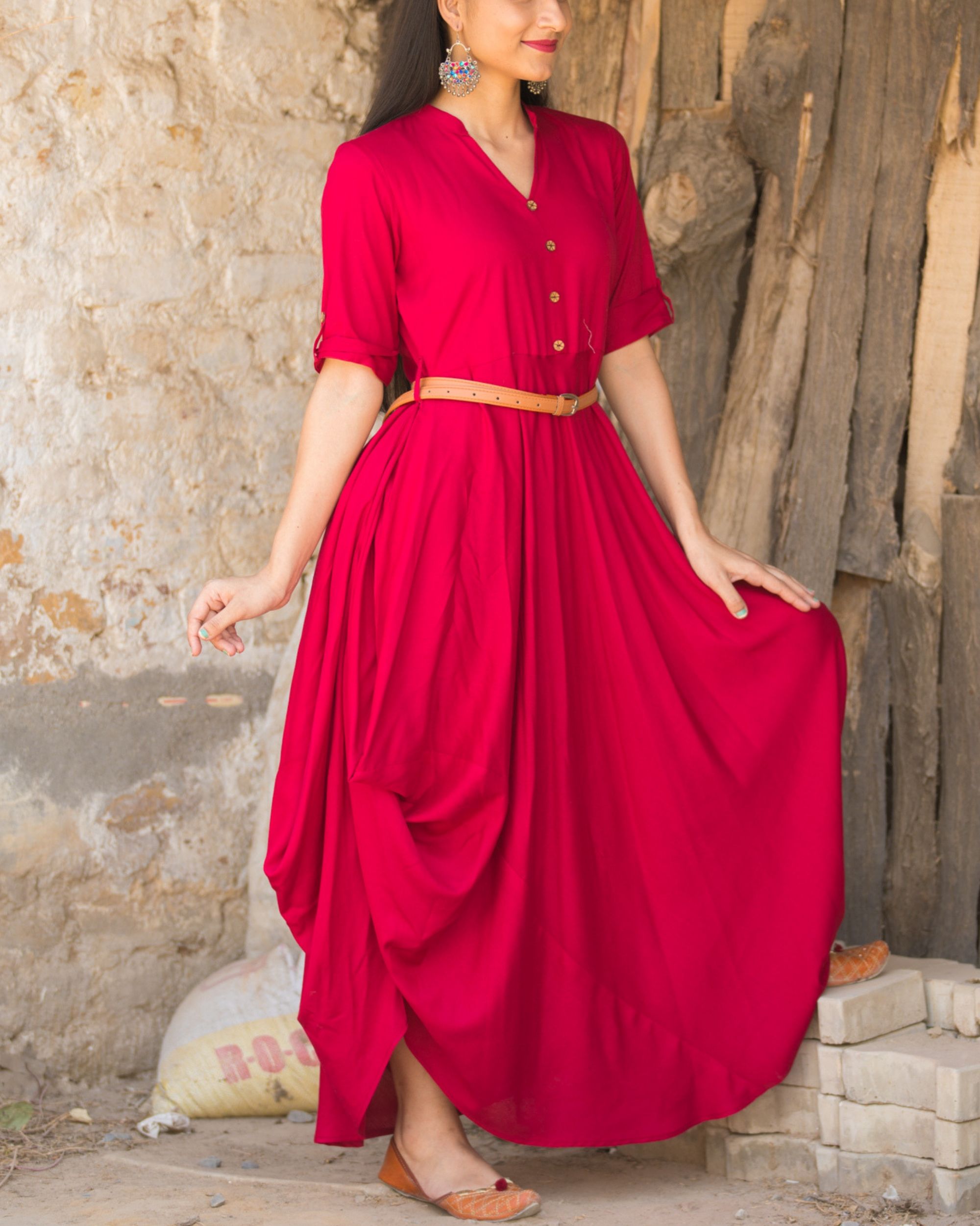 Long dress with belt best sale