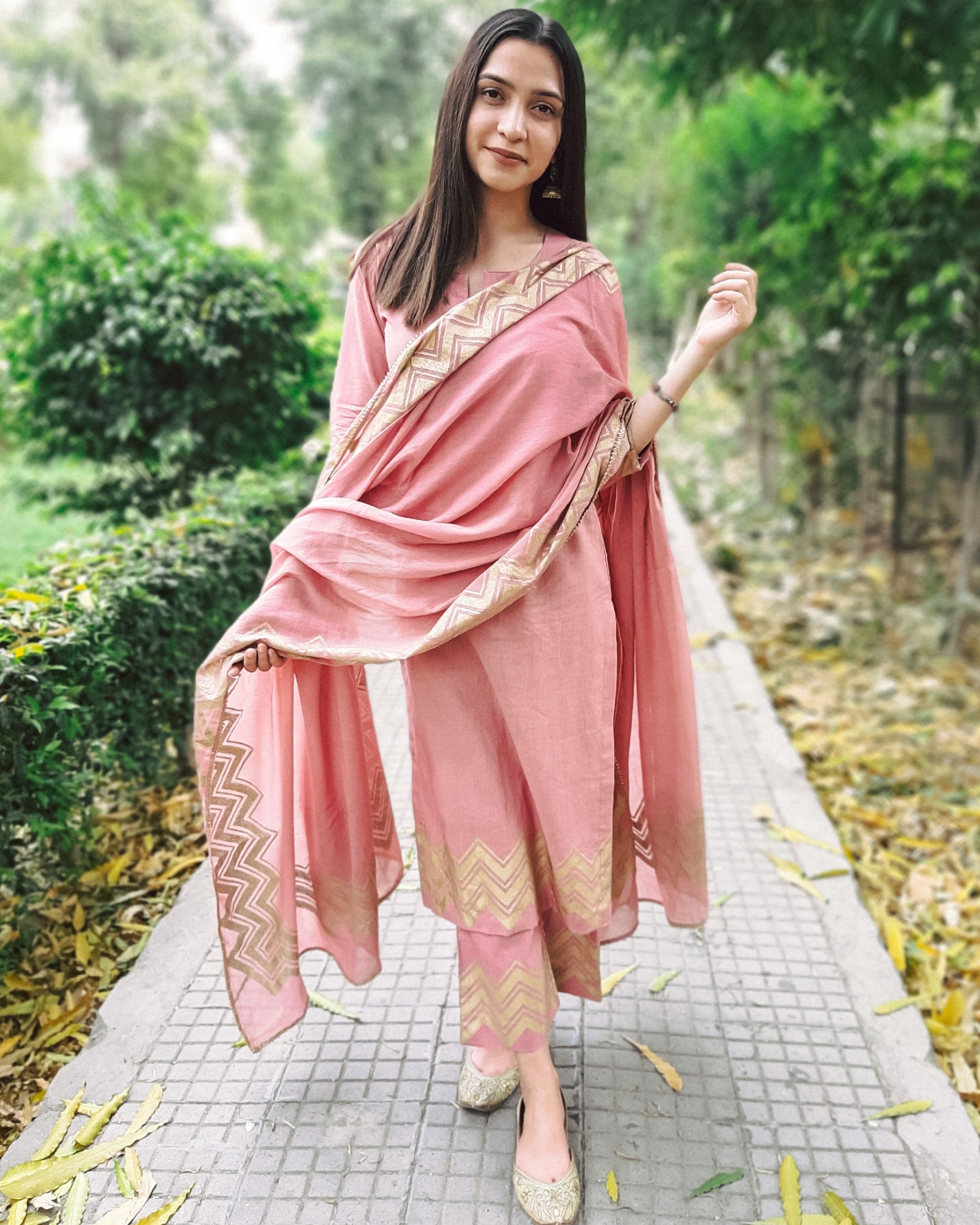 Gota Embellished Old Rose Kurta Set With Dupatta Set Of Three By The 