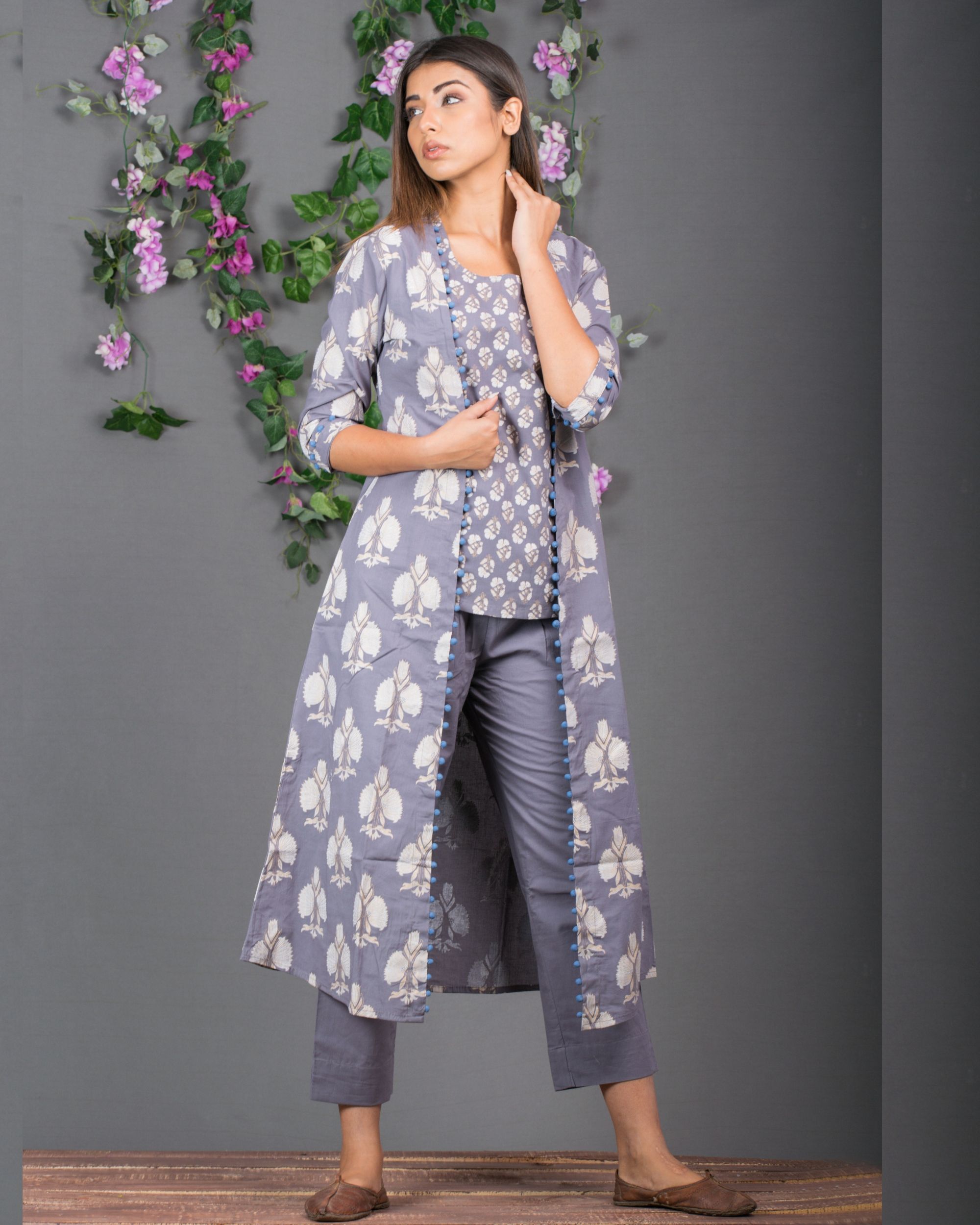 Grey top cape and pants set with jacket- set of three