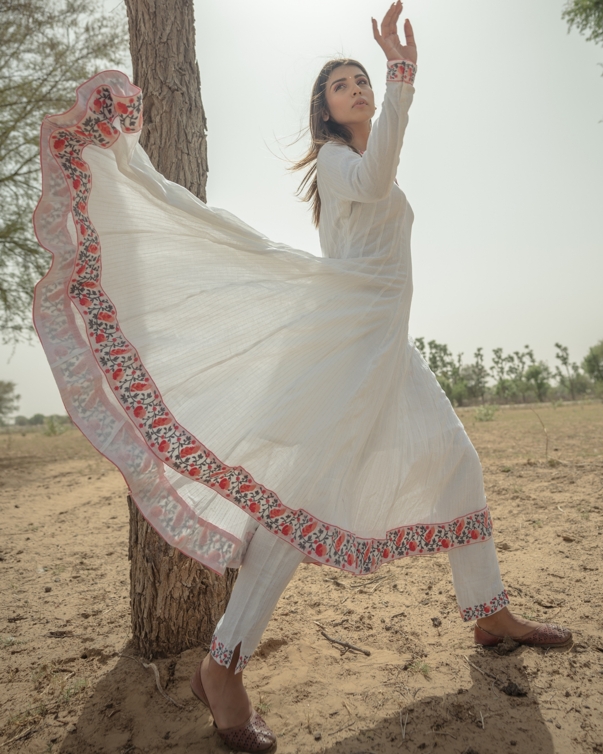 Vaaya | Off-White Handwoven Slub Cotton Straight Pants