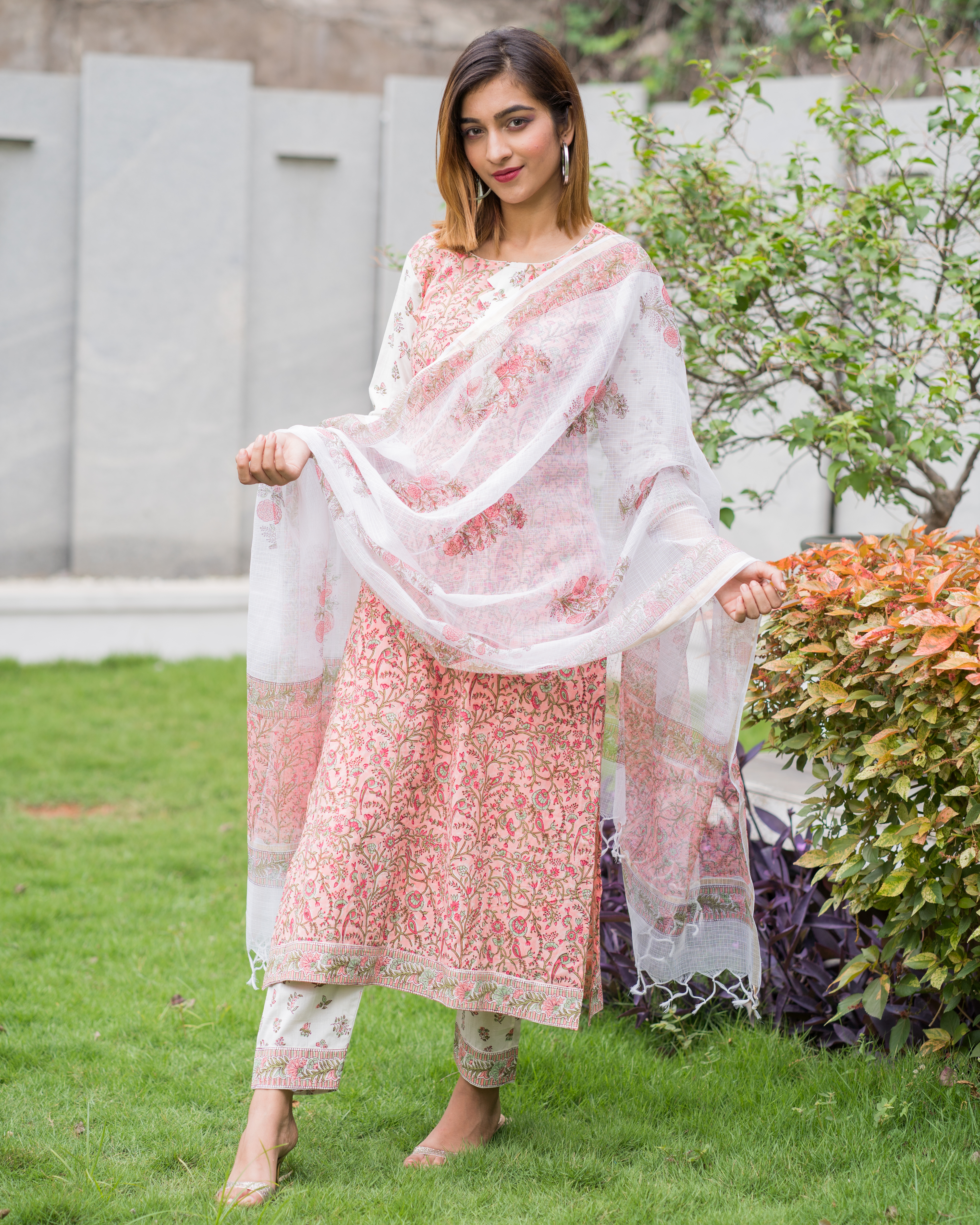 MELANGE Women Embroidered Kurta with Straight Pants and Dupatta | Lifestyle  Stores | Kundan Bagh | Hyderabad