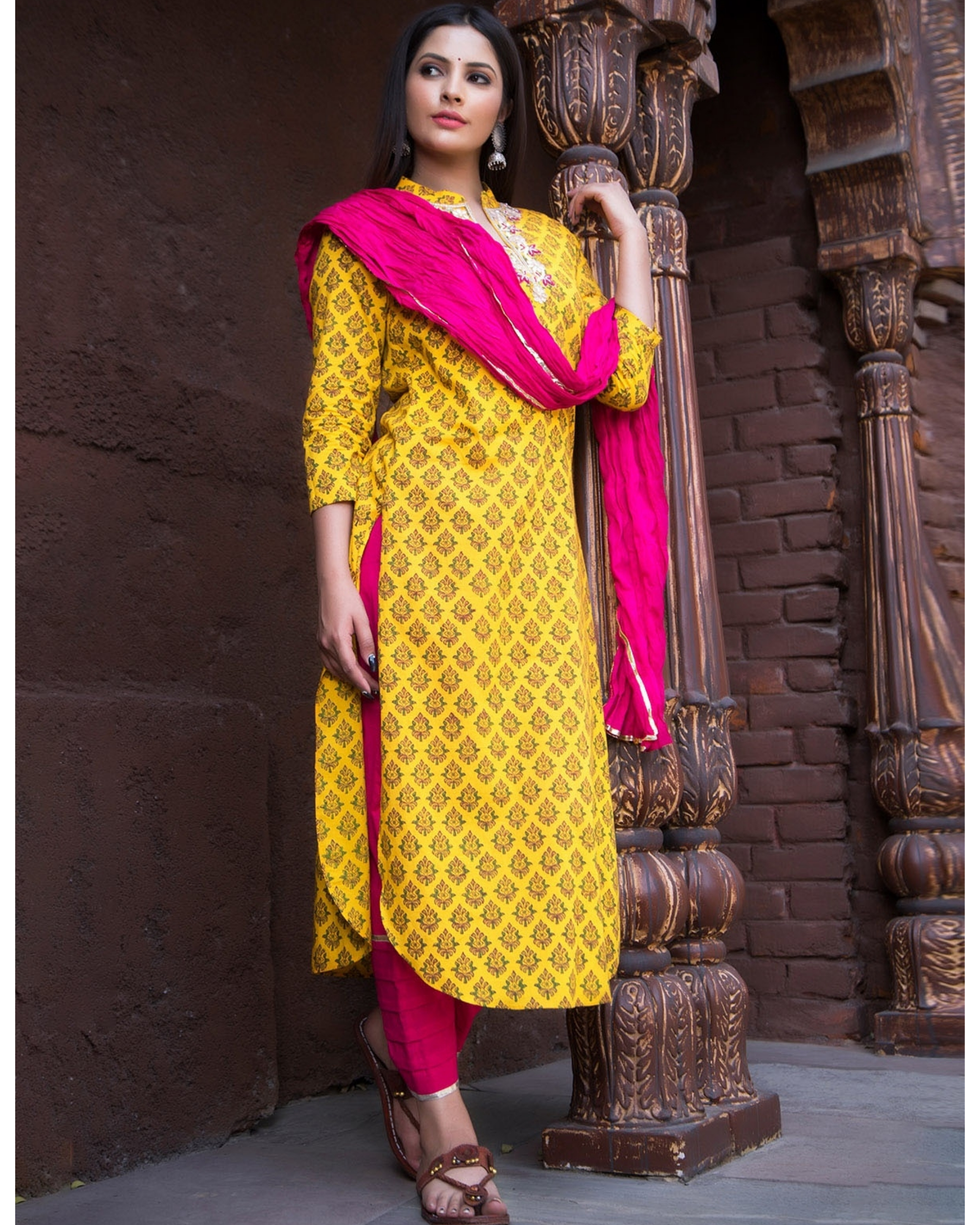 Yellow Dupatta Color Combination Ideas/ Yellow Dupatta With Contrast Suit  And Kurtis - YouTube | Combination dresses, Silk dress design, Yellow color  combinations