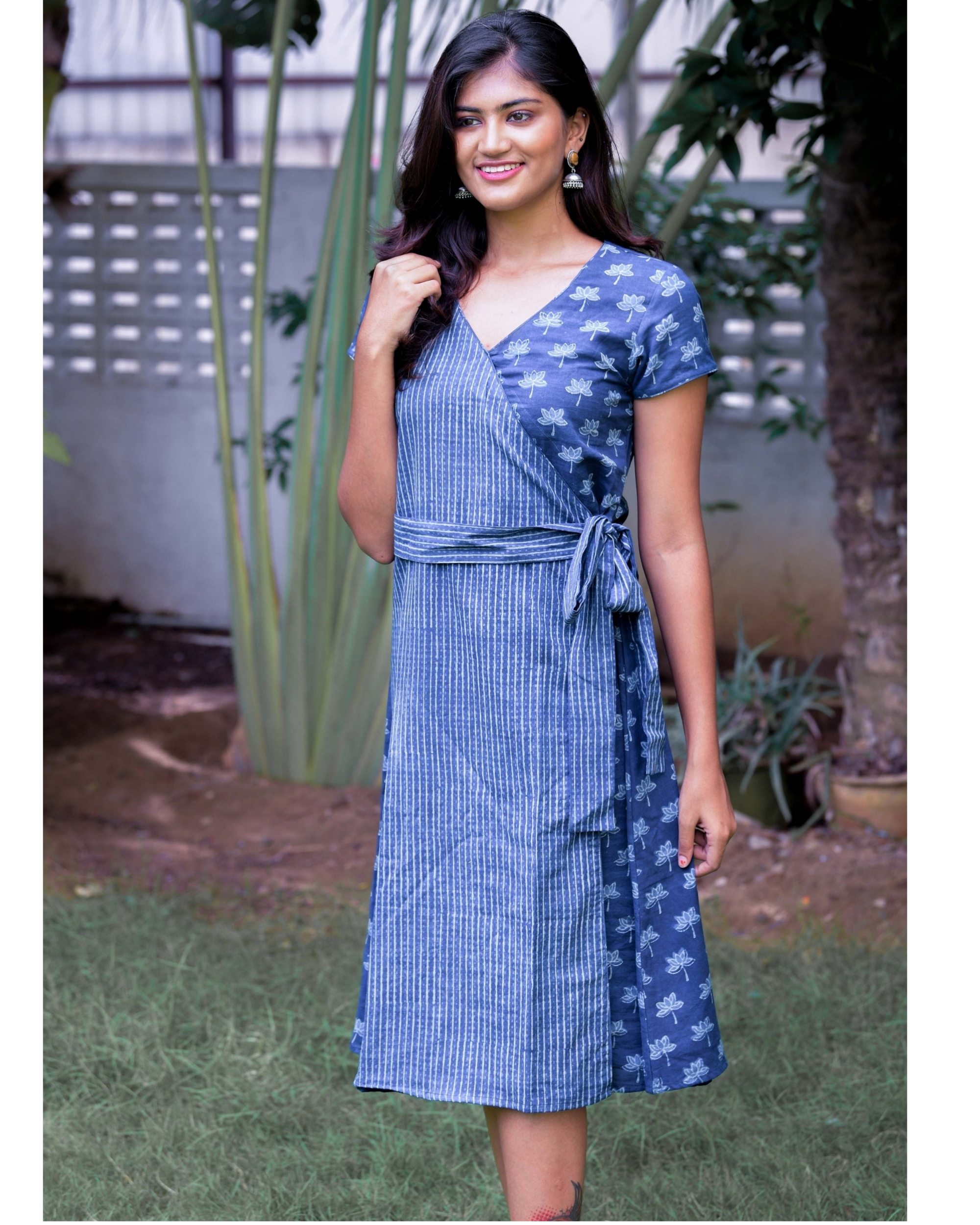 Ivy indigo short dress by Ekanta | The Secret Label