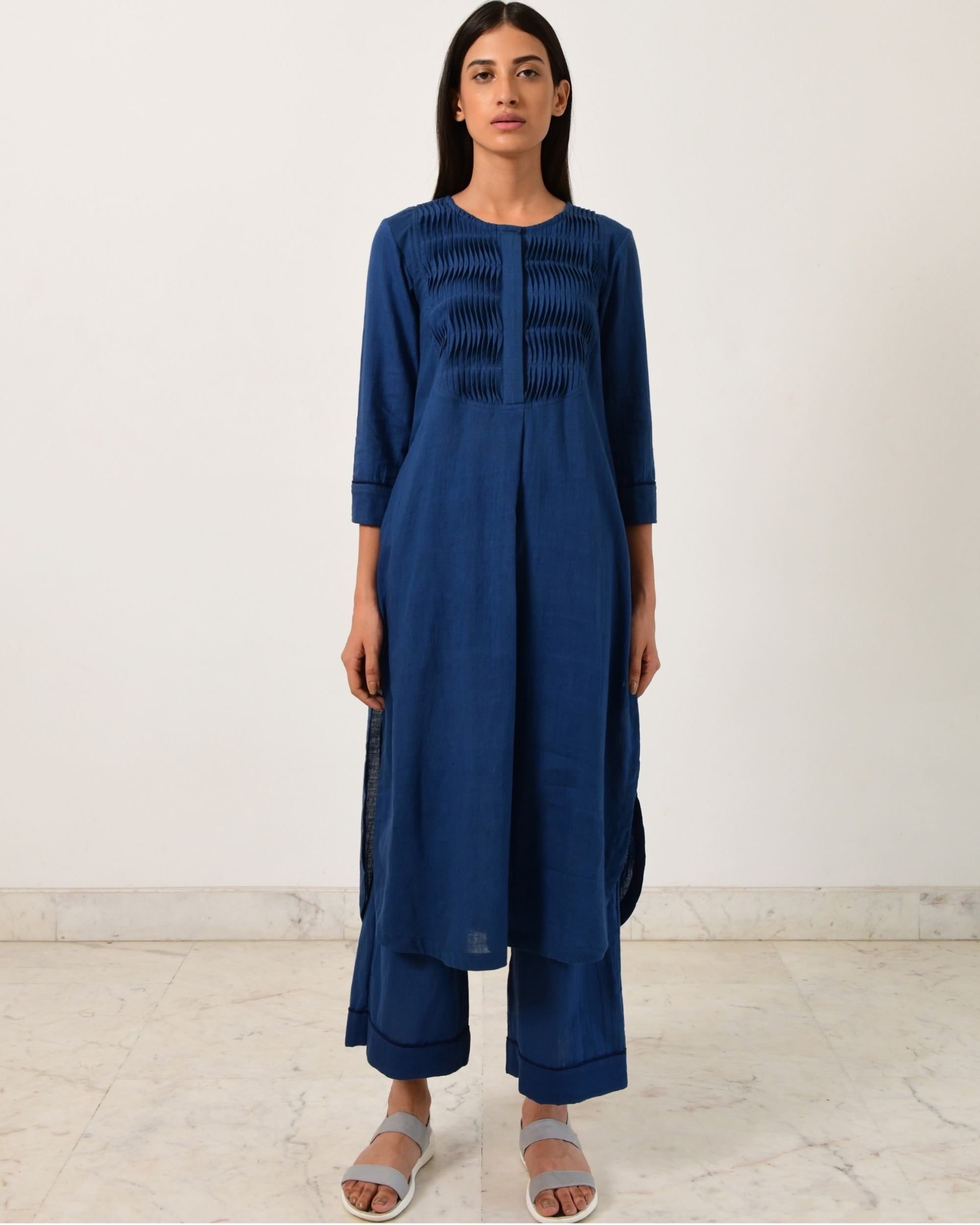 Blue knife pleat kurta with pants - set of two by Rias | The Secret Label