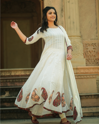 White paisley flared anarkali and pants with dupatta- set of three by ...