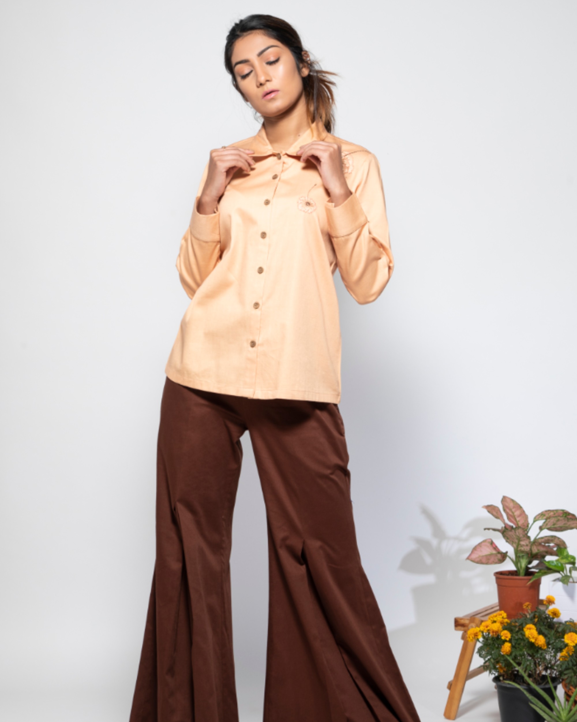 Light brown dandelion embroidered shirt