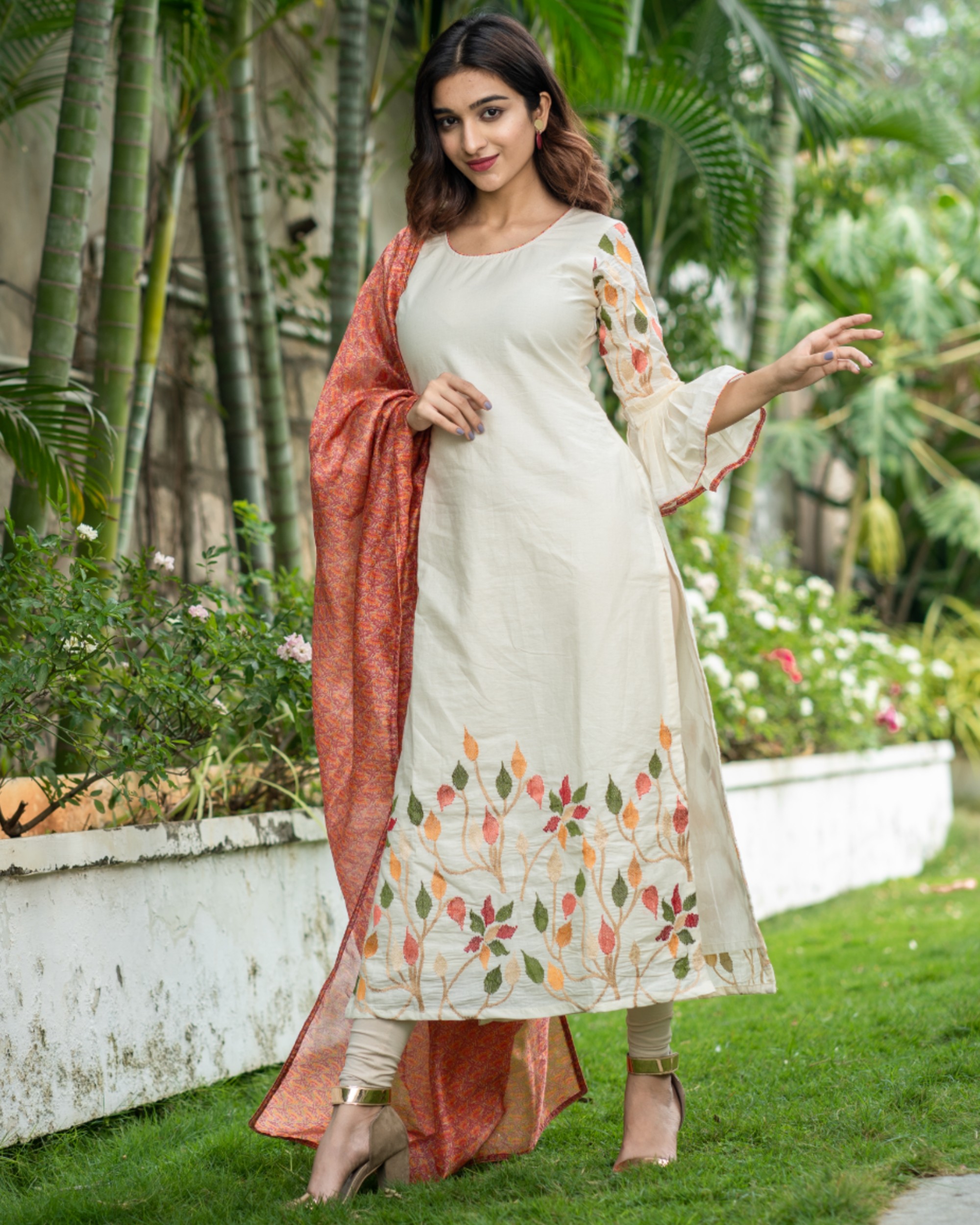 Off white floral embroidered kurta with printed chanderi dupatta set- set of two