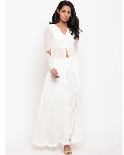 White crinkled slit cape by trueBrowns | The Secret Label