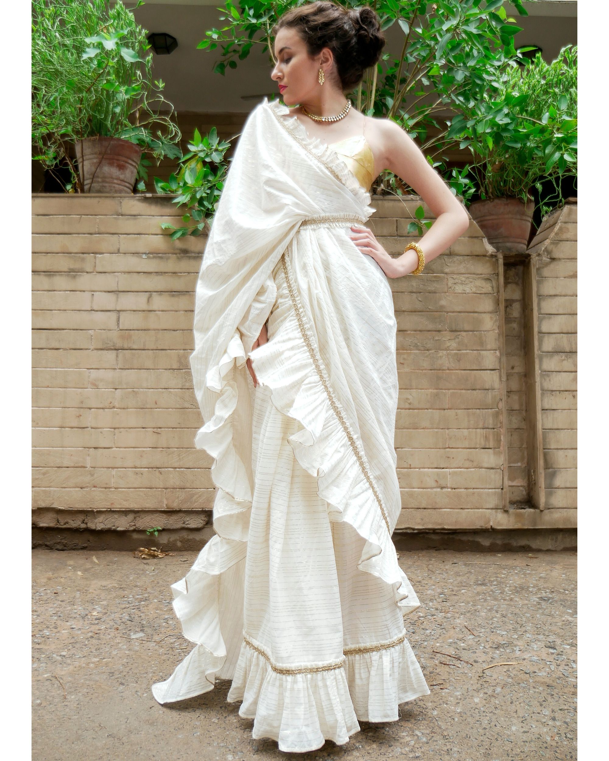 Designer Saree : Cream printed designer ruffle saree