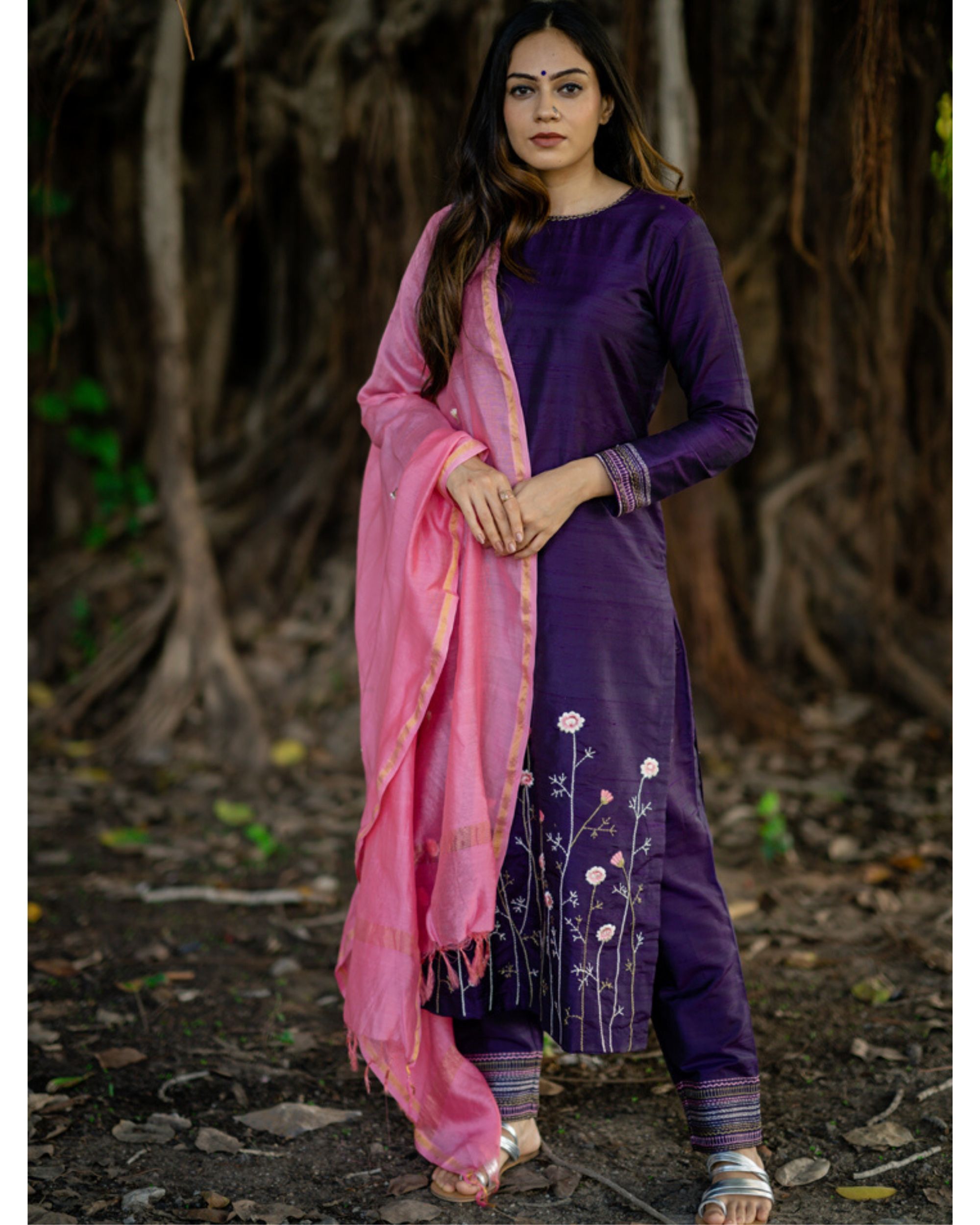 Purple Embroidered Dupatta Suit Set at Rs 2490.00/piece | कढ़ाईदार दुपट्टा,  एम्ब्रॉइडरेड दुपट्टा - Hari Om Gas Agency, Jaipur | ID: 26394422255