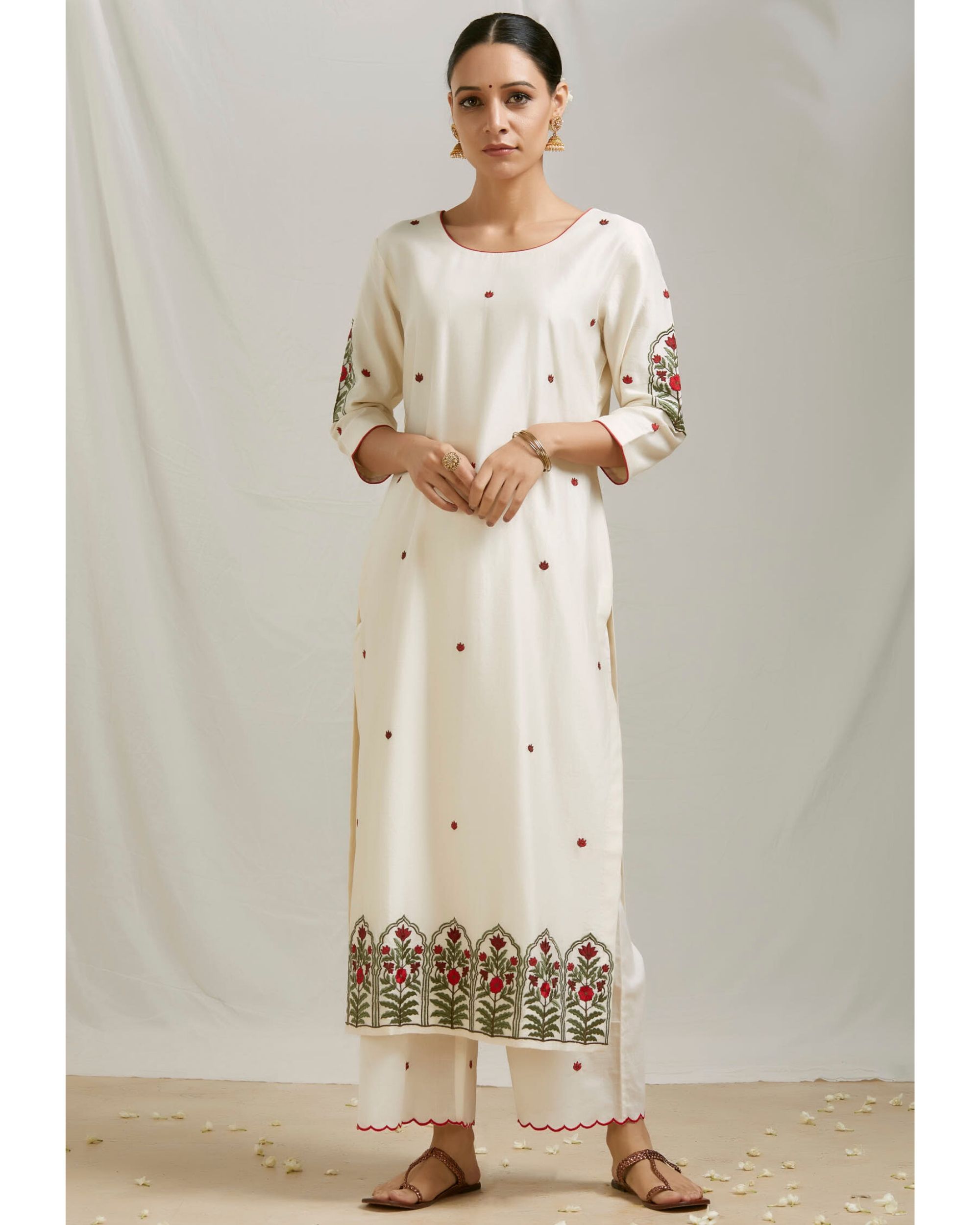 Ivory floral embroidered chanderi kurta by Purple Panchi | The Secret Label