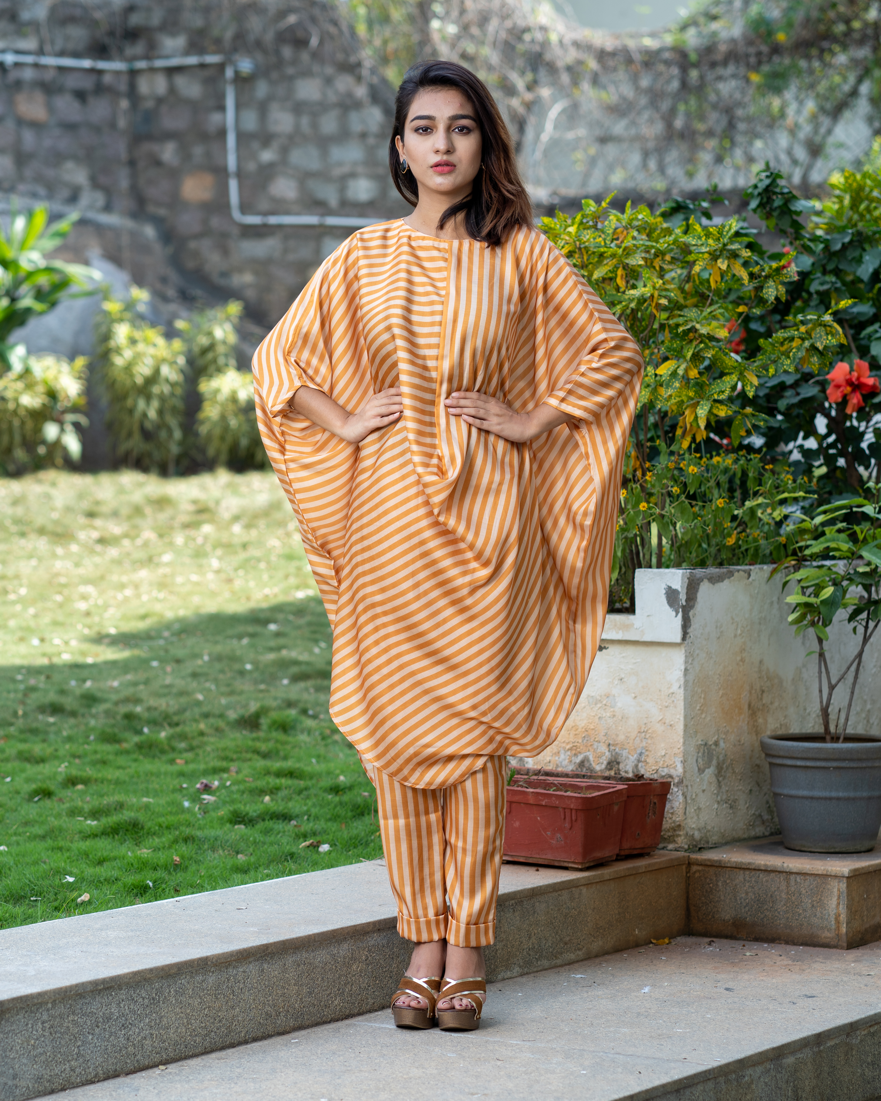 Multicoloured cotton short kurta with pants - Set of 2 | Priya Chaudhary