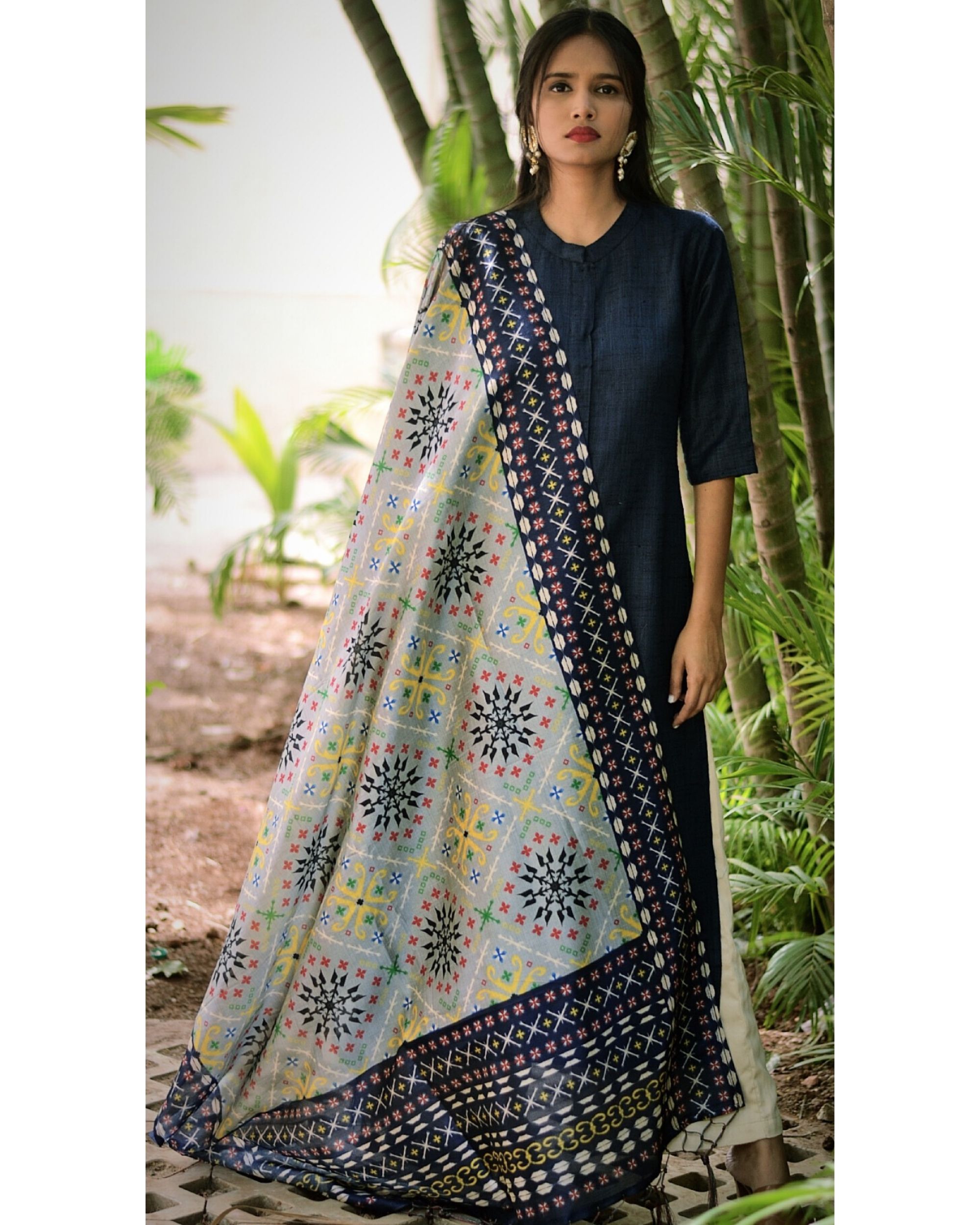 grey maxi with blue dupatta