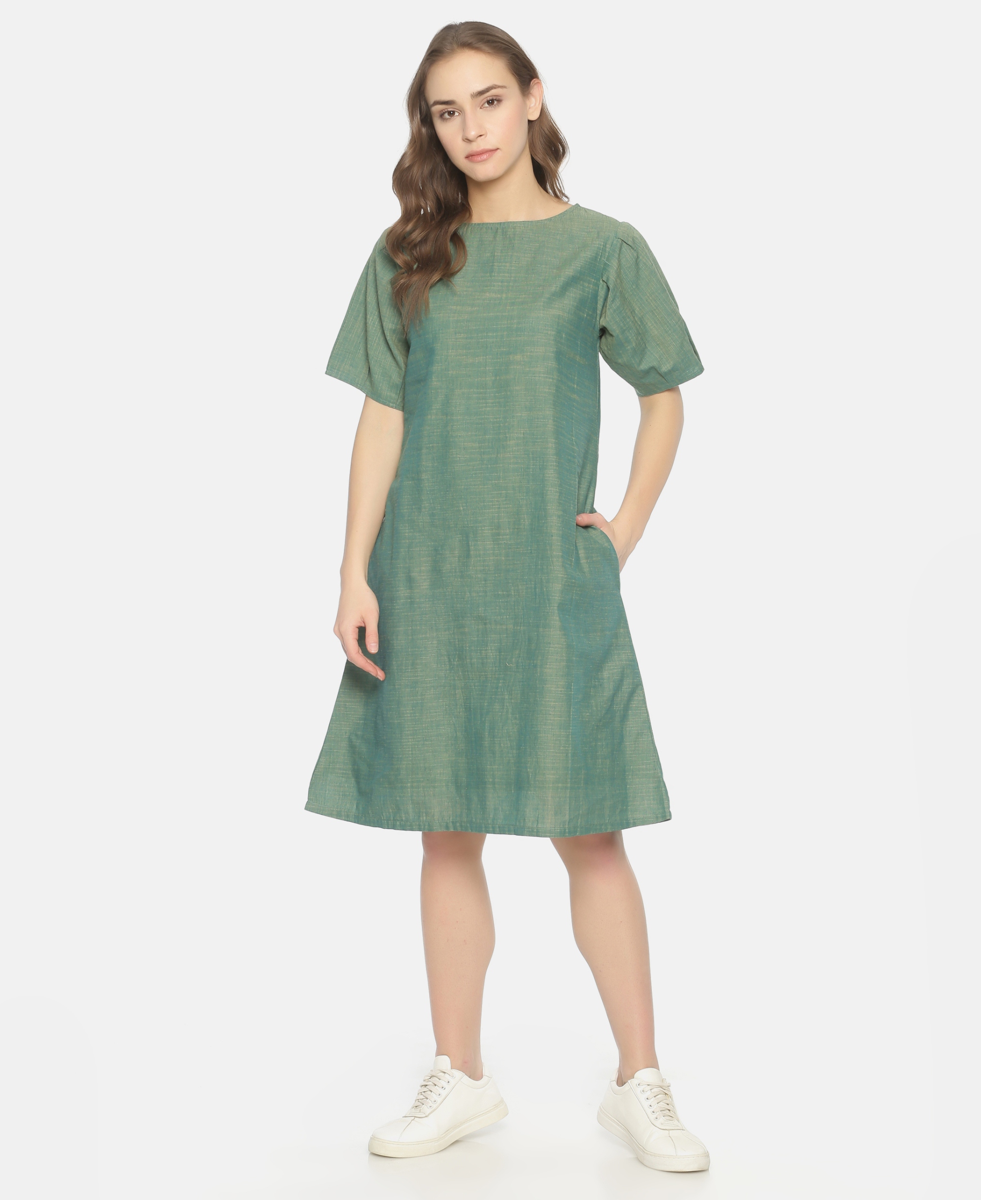 Green balloon hotsell sleeve dress