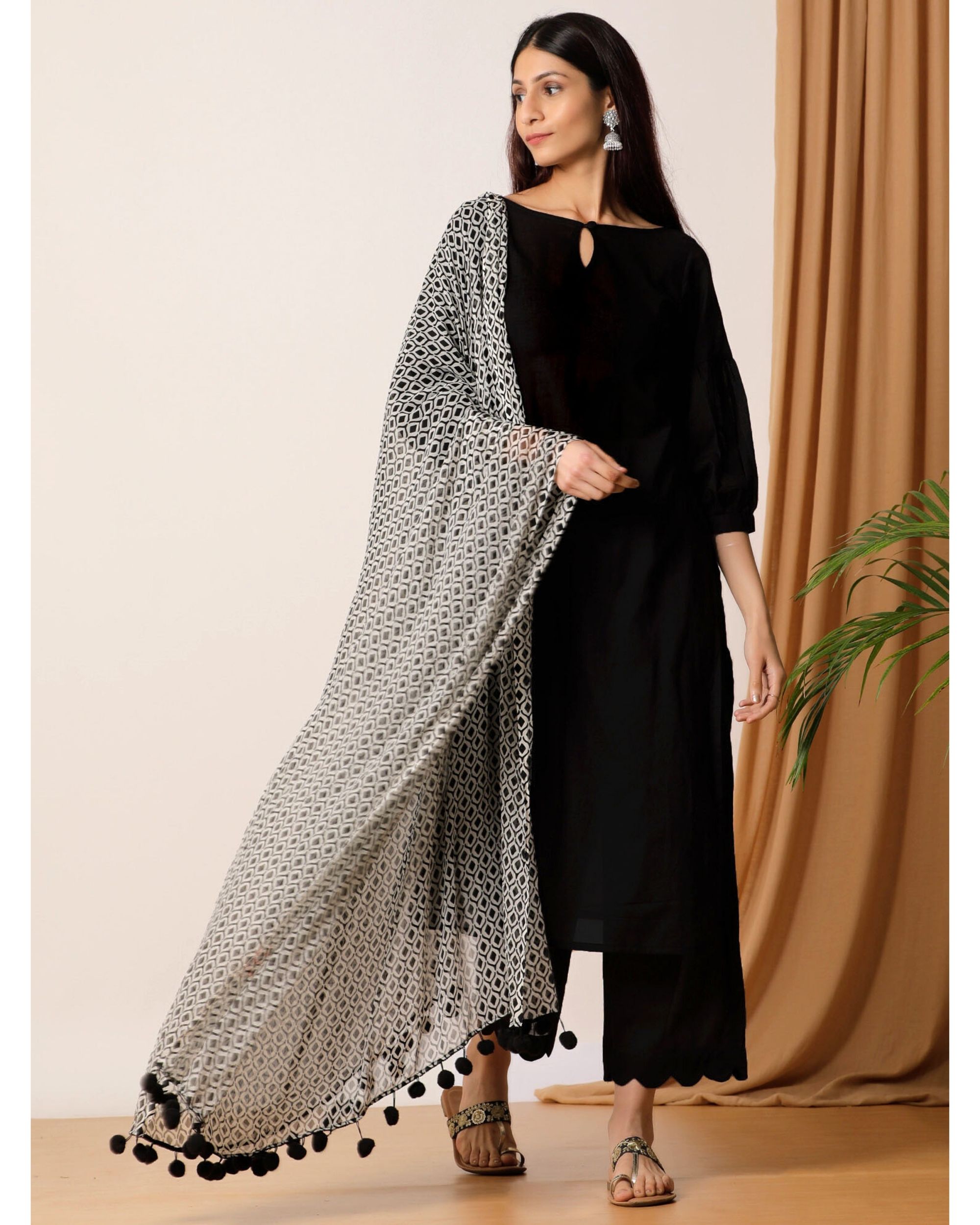 Black Puffed Sleeve Kurta And Pants With Printed Dupatta Set Of Three
