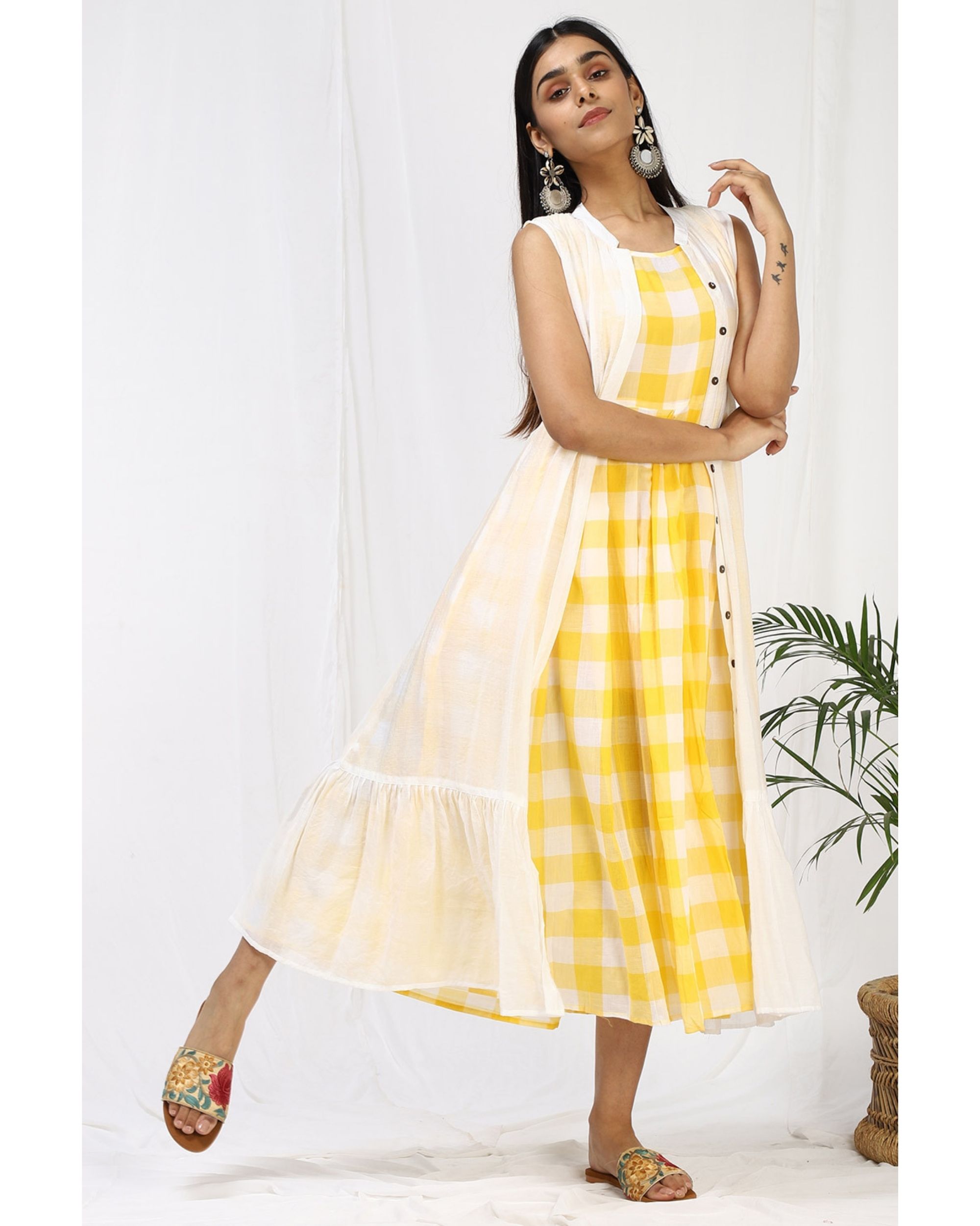 Yellow checkered pleated maxi dress with jacket - Set Of Two by Miar | The Secret Label