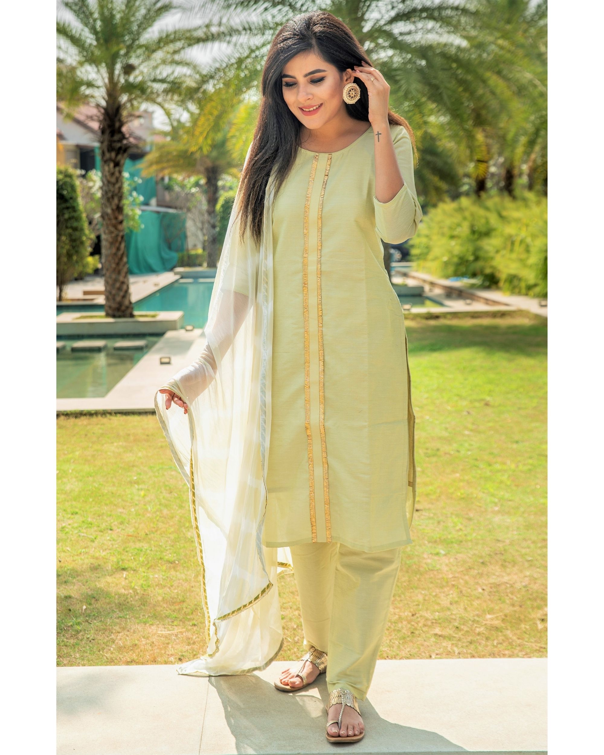 kurta for pear shaped body