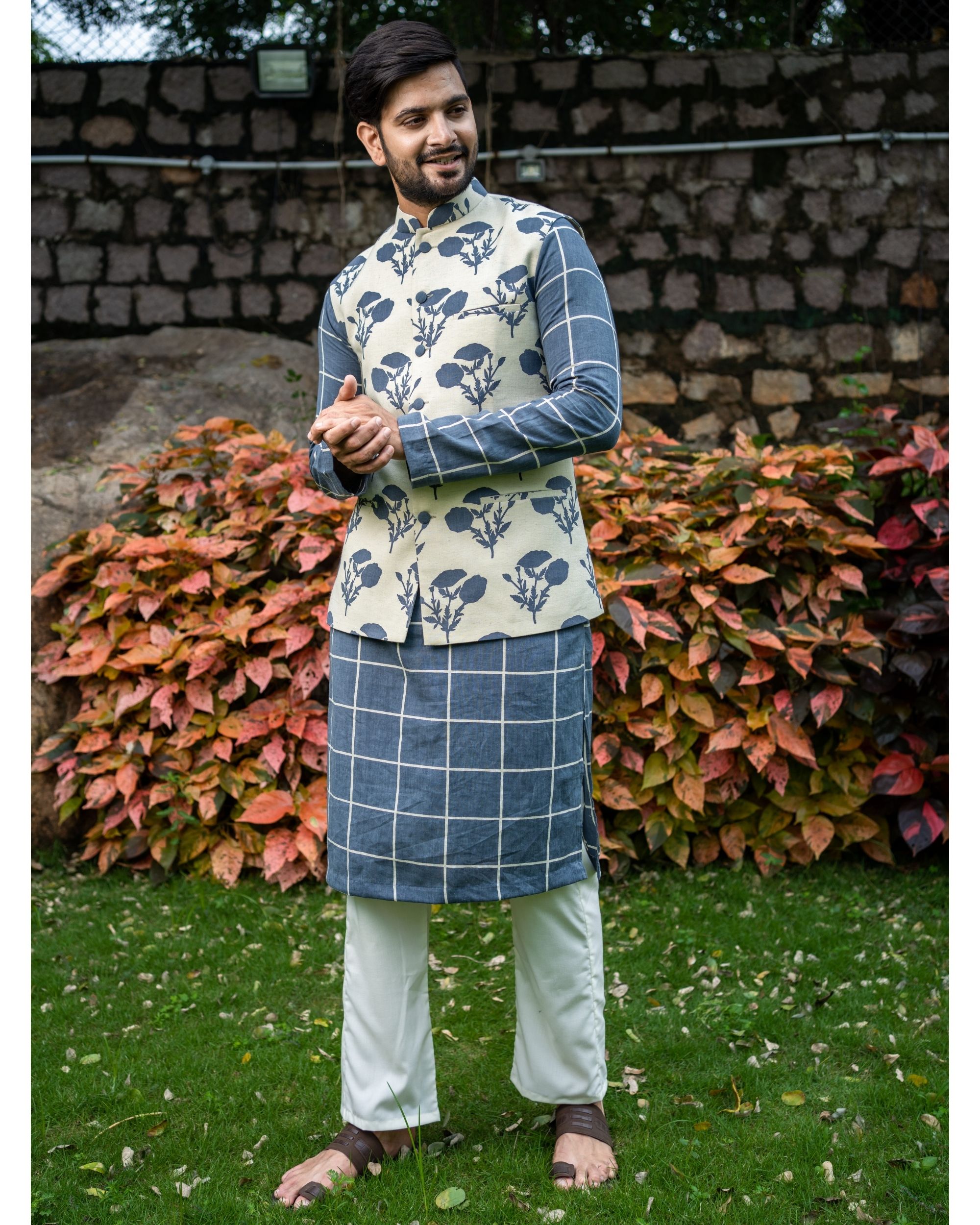 Grey floral printed nehru jacket with checkered kurta - Set Of Two
