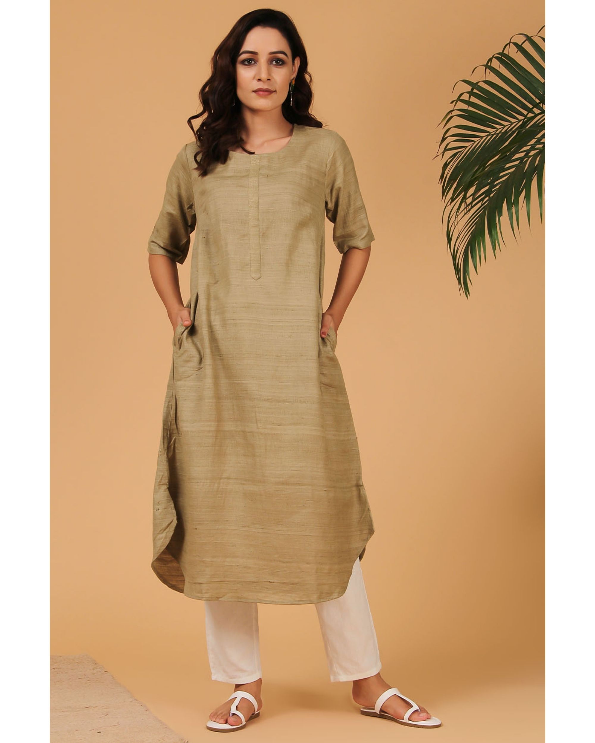 Beige bhagalpuri silk kurta with pockets