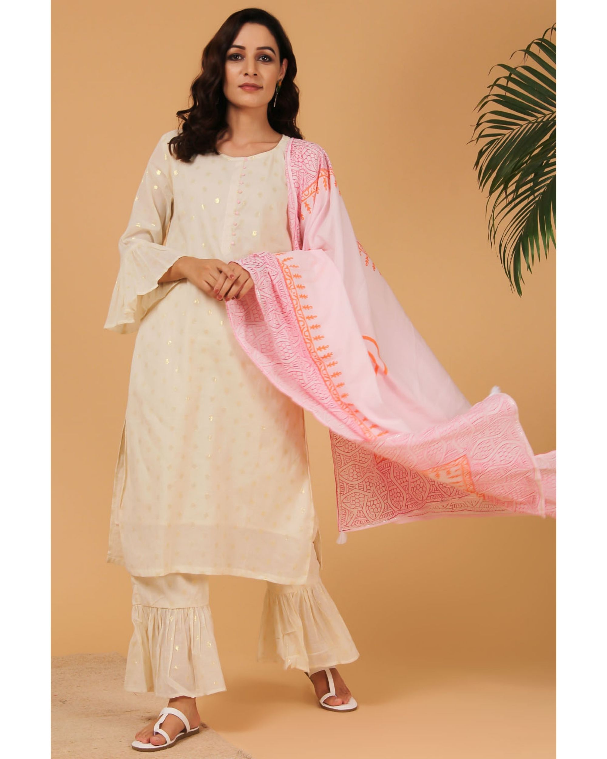 Off white suit sale with pink dupatta