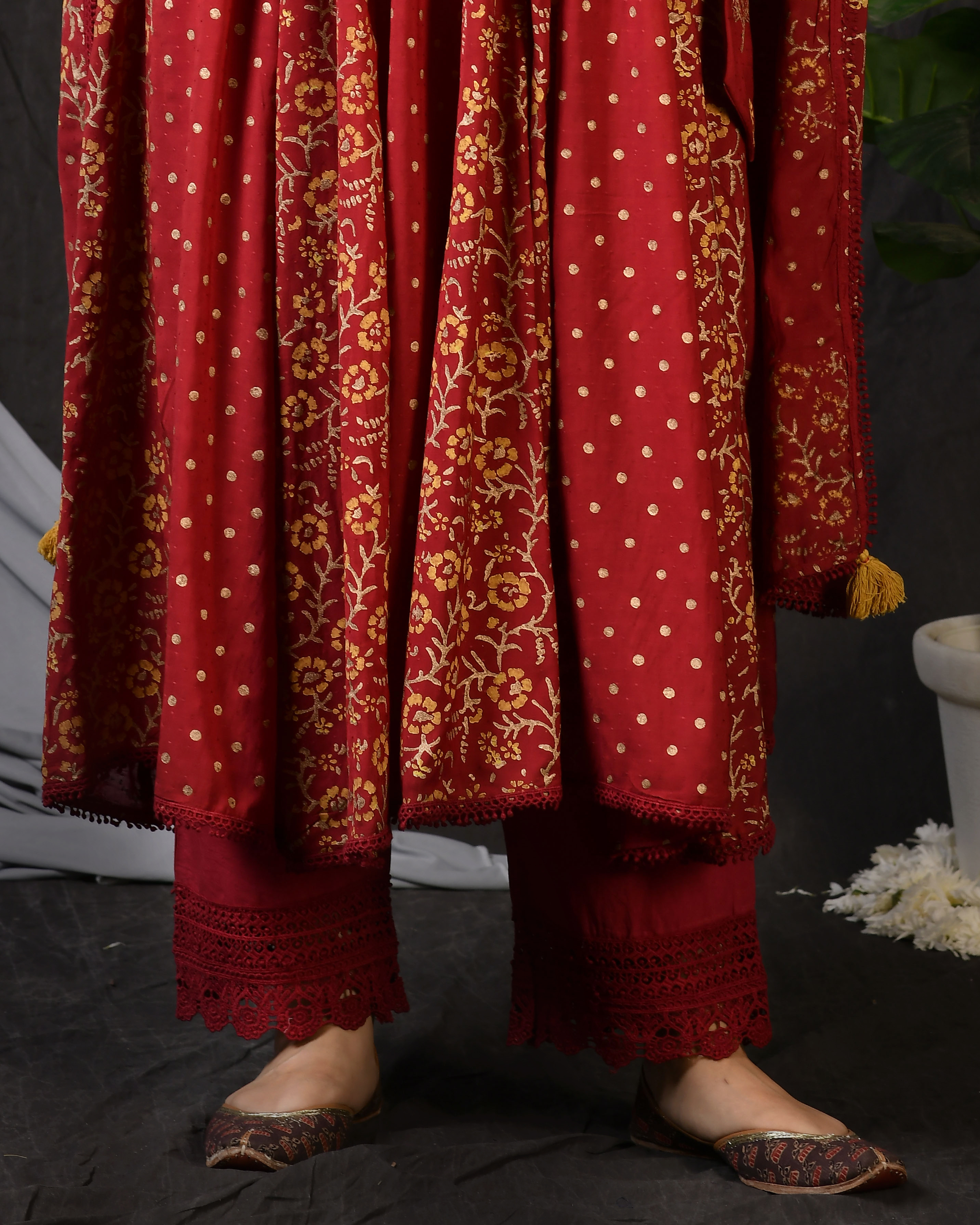 Red cotton pants with lace detailing