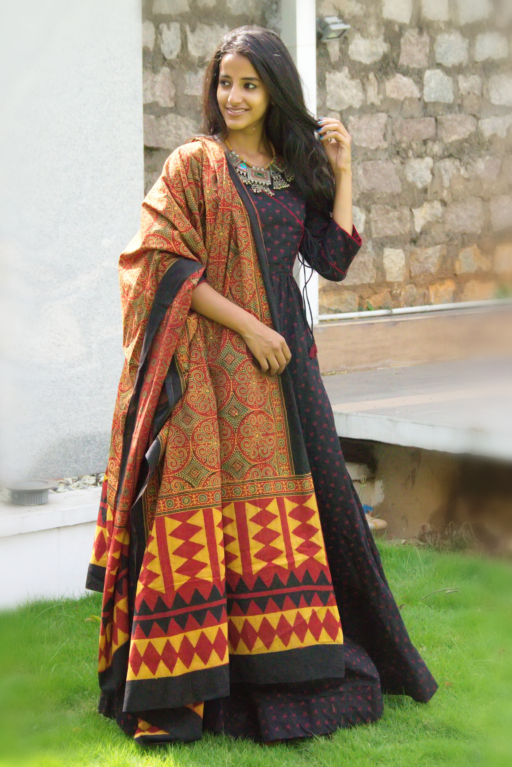 Discover more than 224 suit with multicolor dupatta