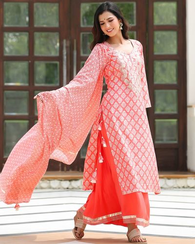 Peach tasseled kurta set with dupatta - set of three by Label Flo | The ...