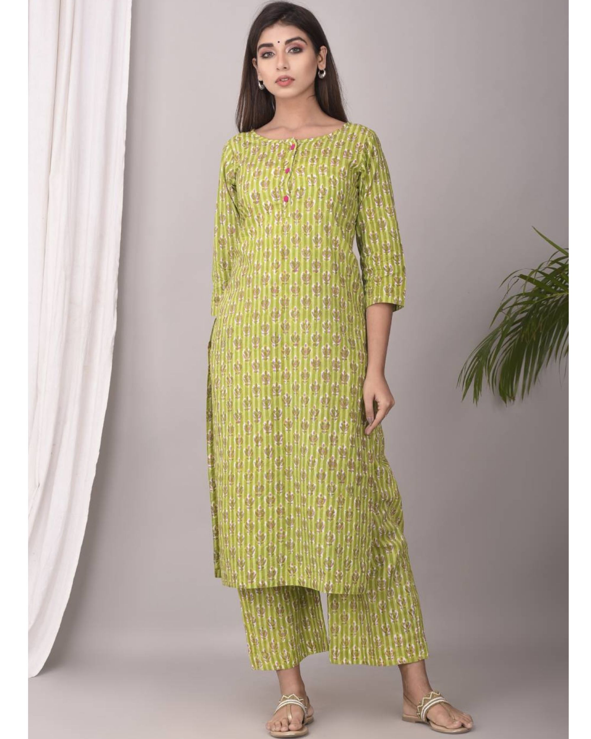 Green floral kurta by Jaipuri Jazz The Secret Label