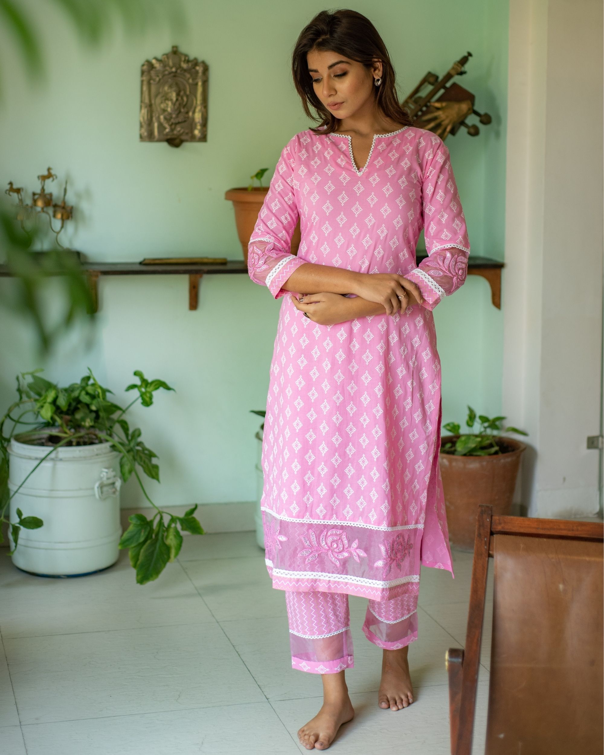 Pink floral kurta and pants - set of two