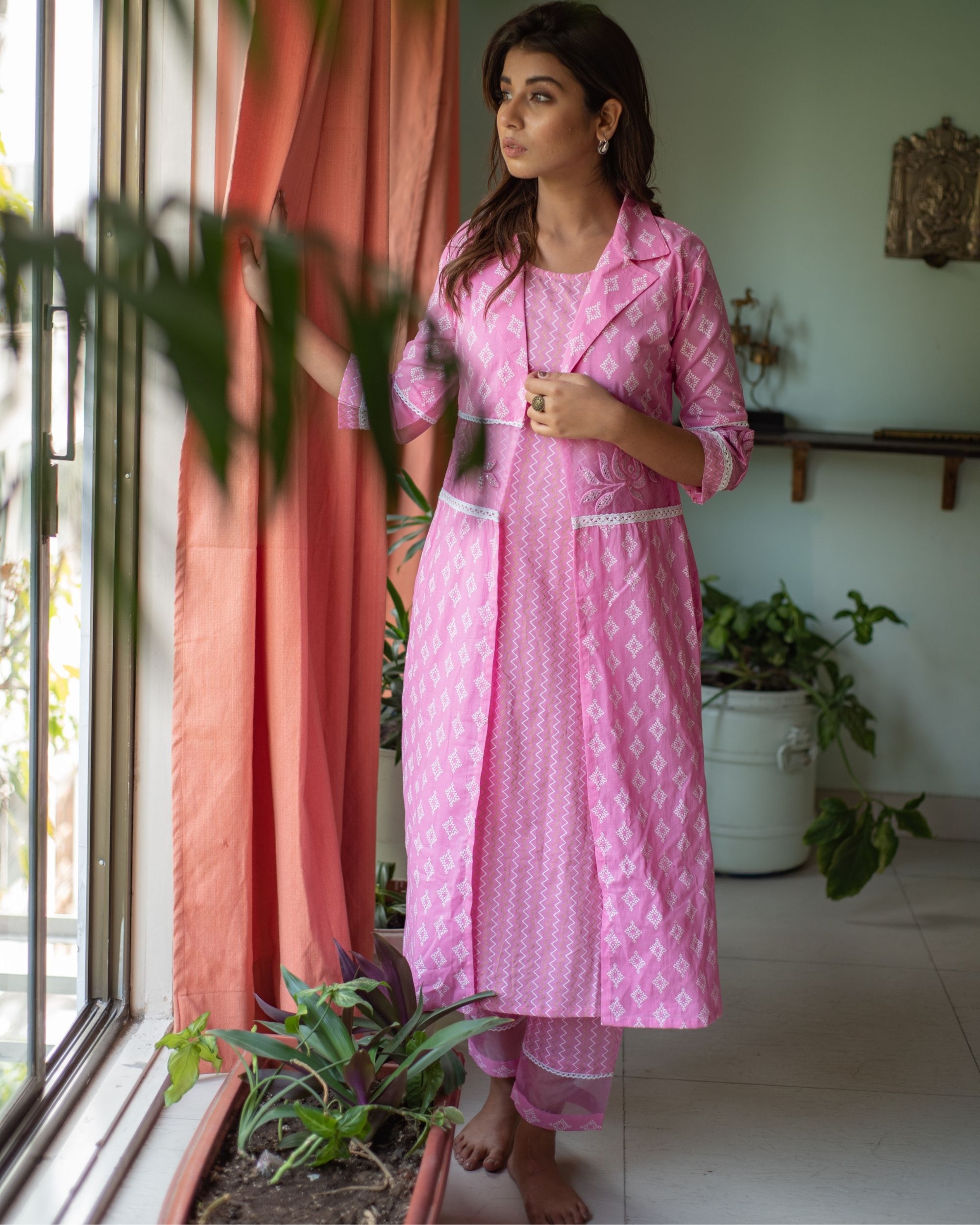 Pink kurta with a floral jacket - set of two