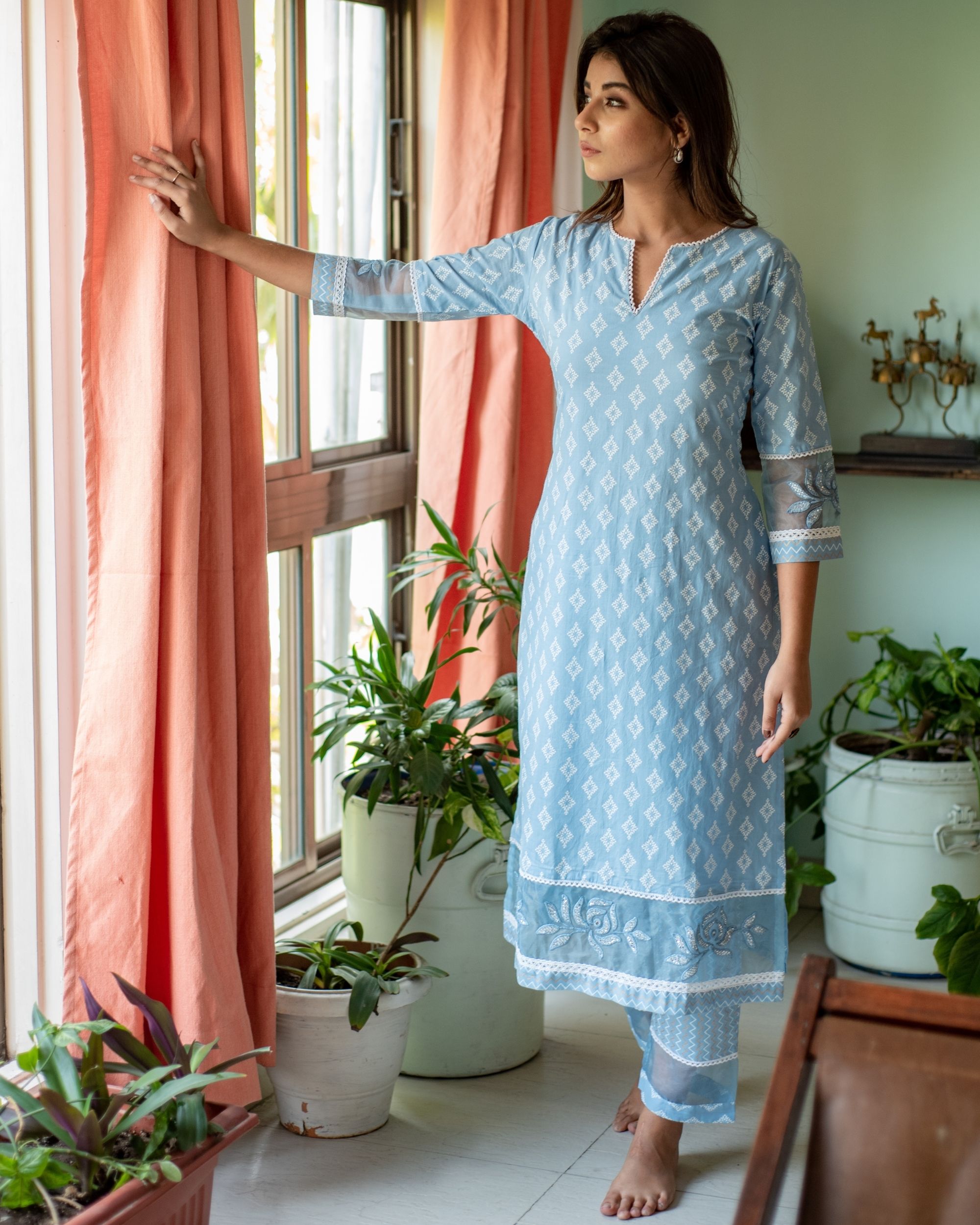 Blue floral kurta and pants - set of two